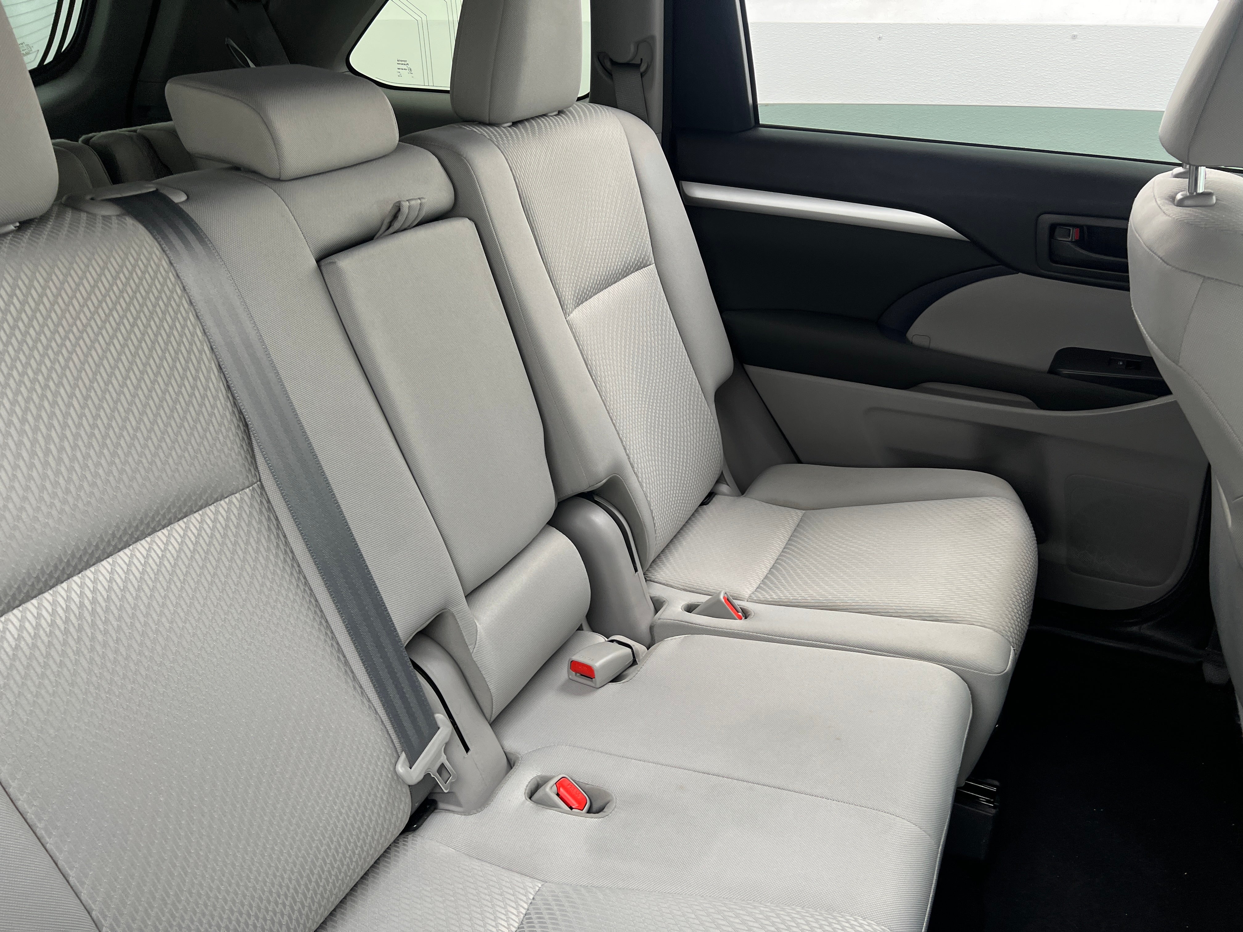2018 Toyota Highlander LE 6