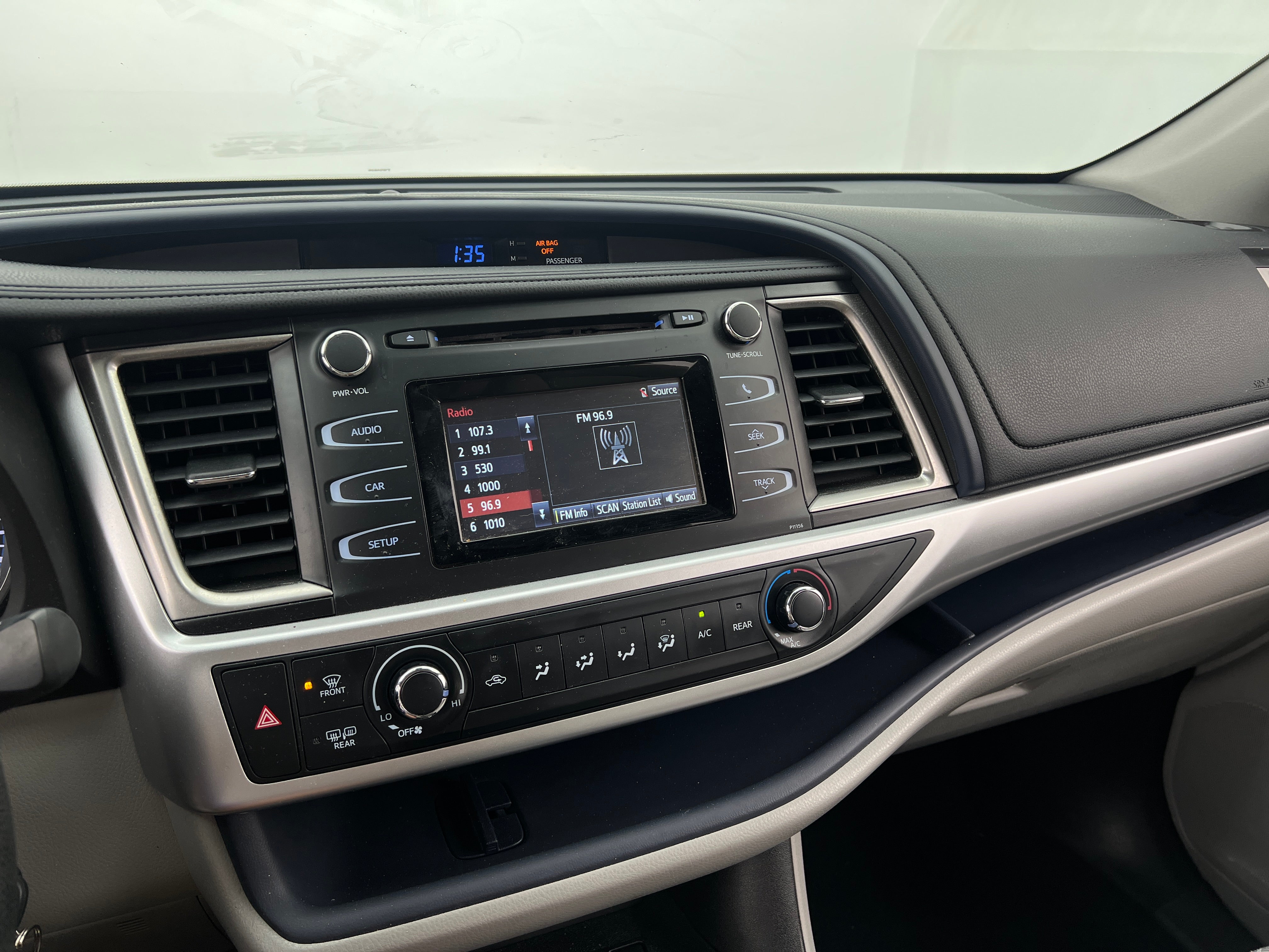 2018 Toyota Highlander LE 4