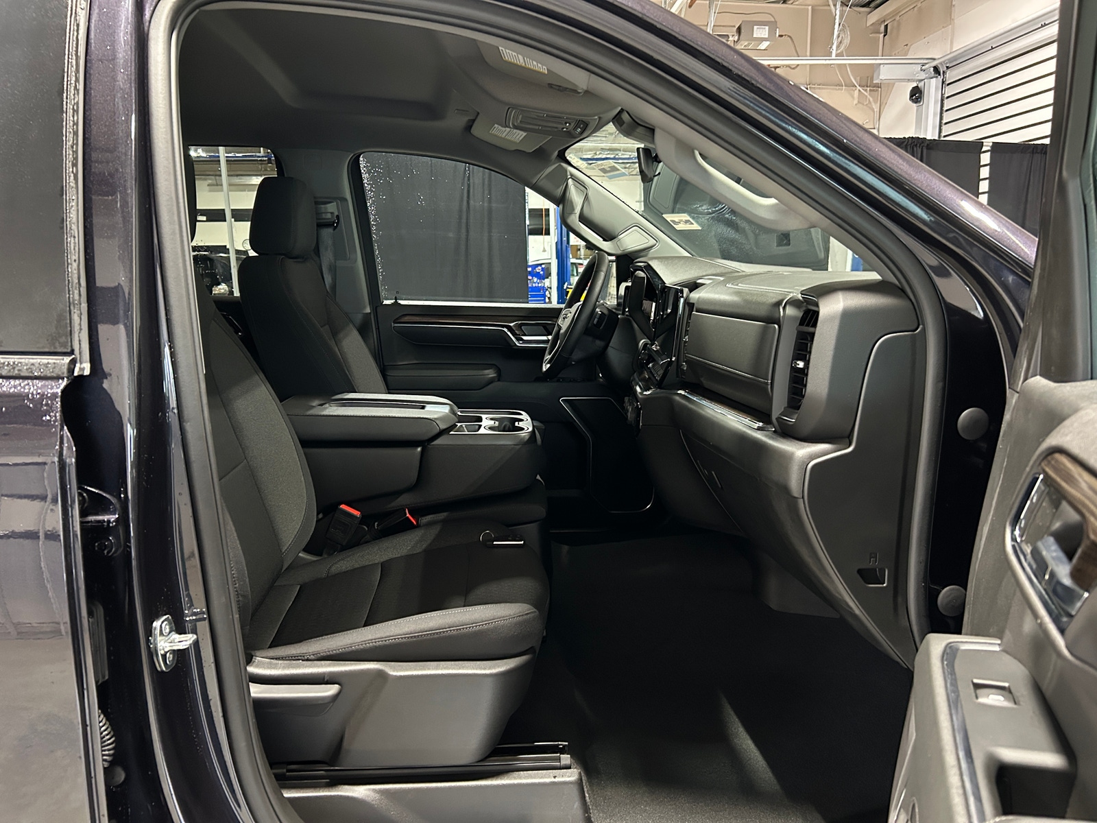 Thumbnail: 2023 Chevrolet Silverado 1500 - 2