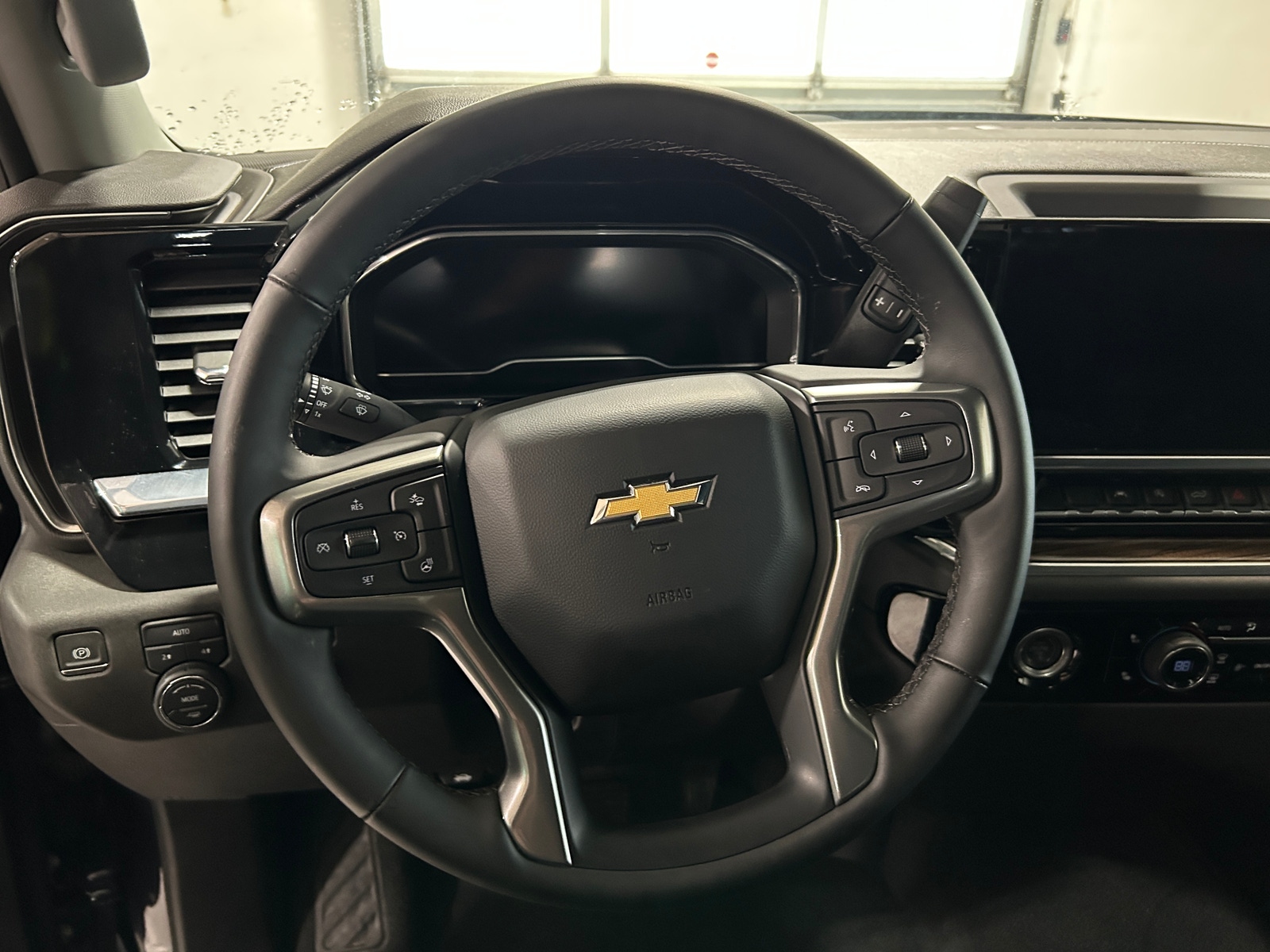 Thumbnail: 2023 Chevrolet Silverado 1500 - 5