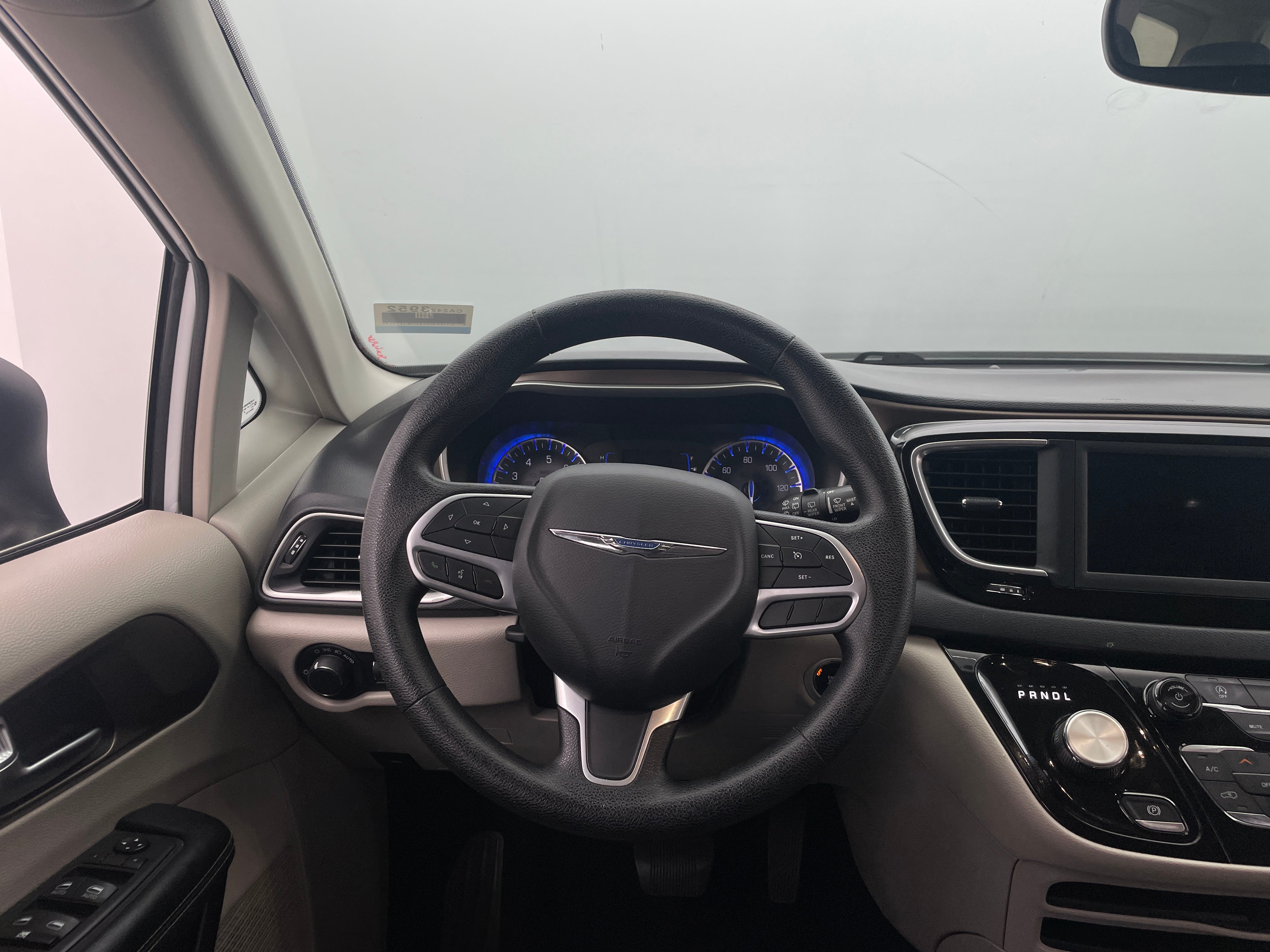 2020 Chrysler Voyager LXi 4