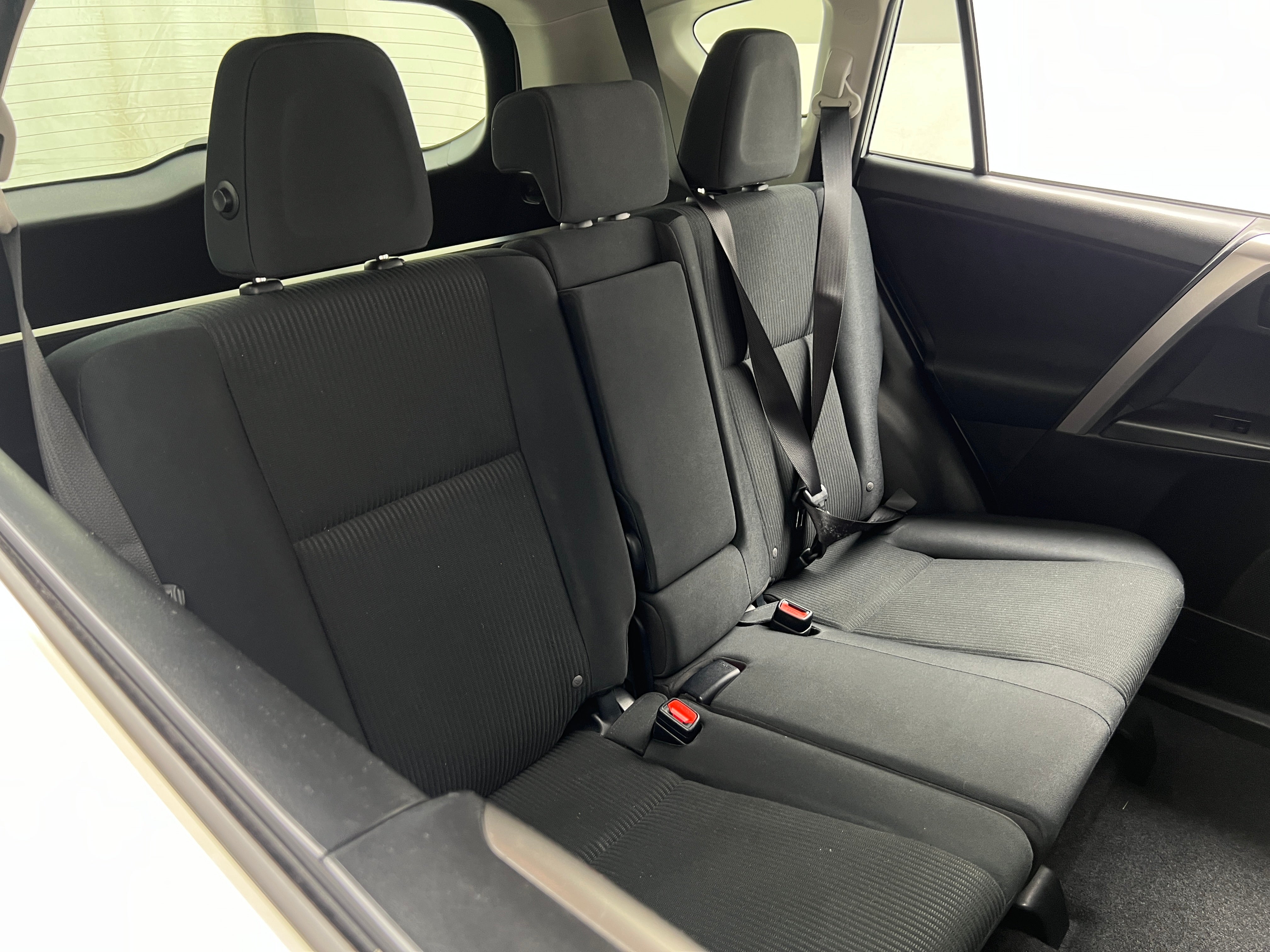 2016 Toyota RAV4 LE 6