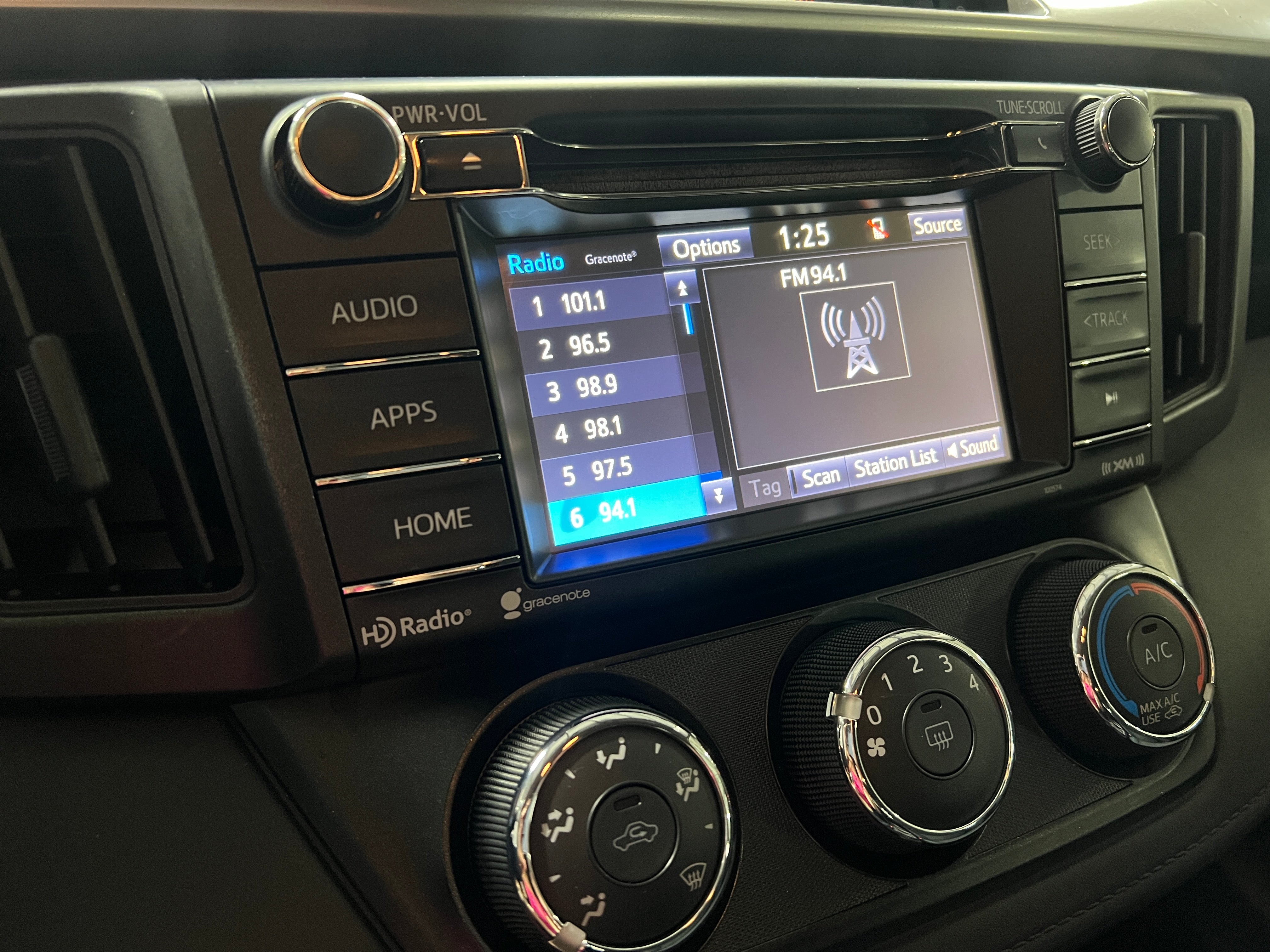 2016 Toyota RAV4 LE 4