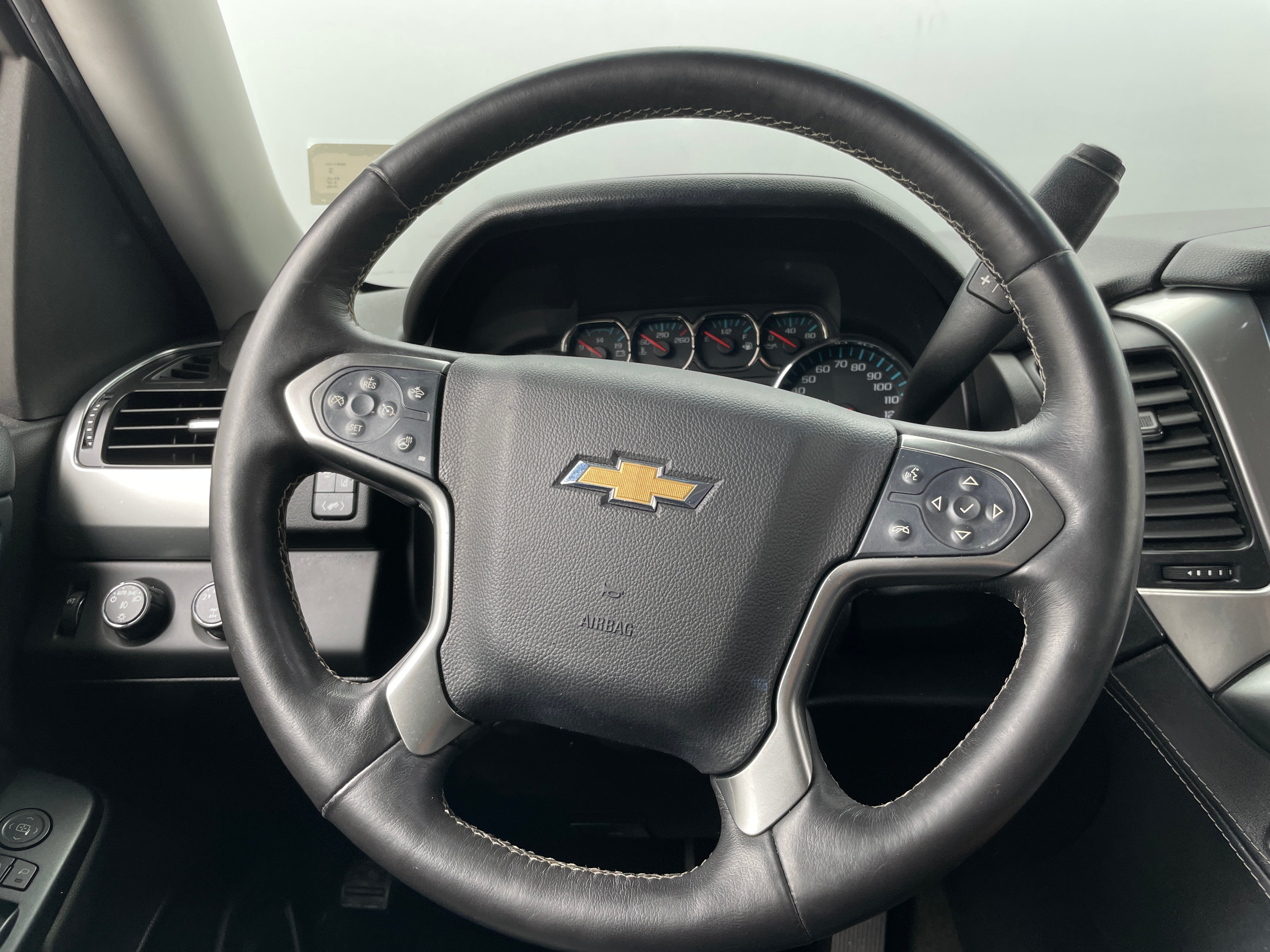 2015 Chevrolet Tahoe LTZ 4