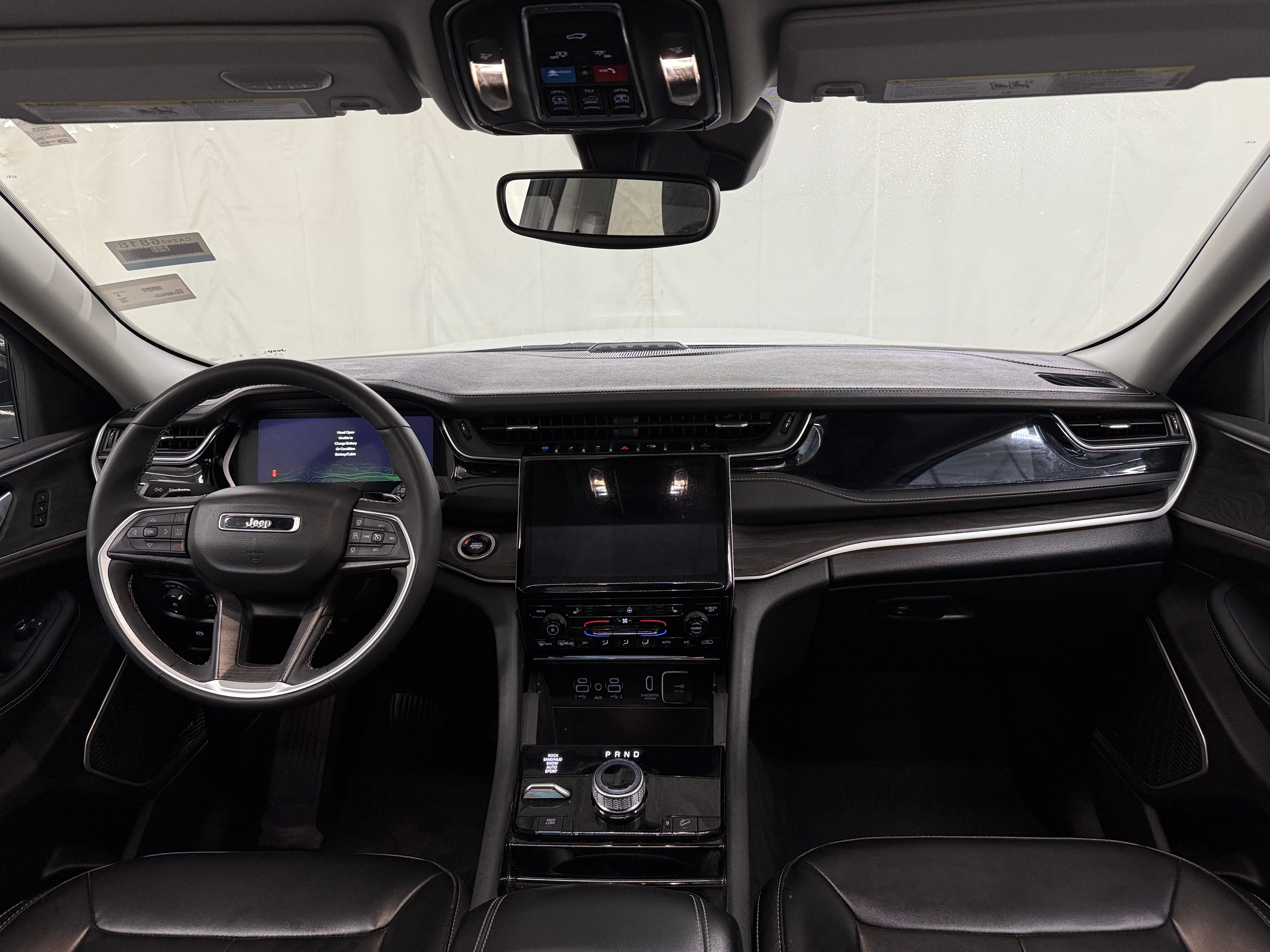 2023 Jeep Grand Cherokee SE 2