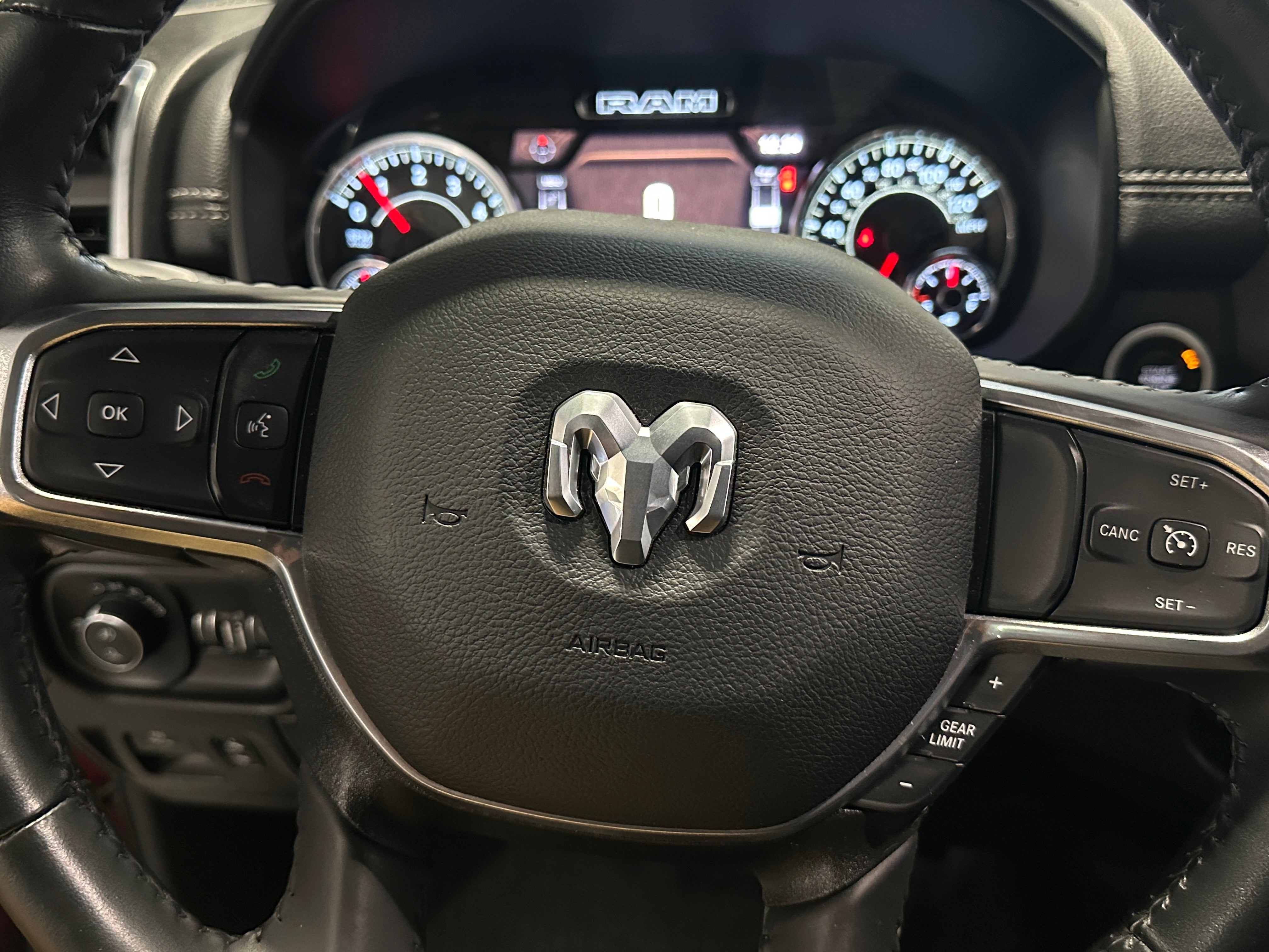 2023 RAM 1500 Laramie 4