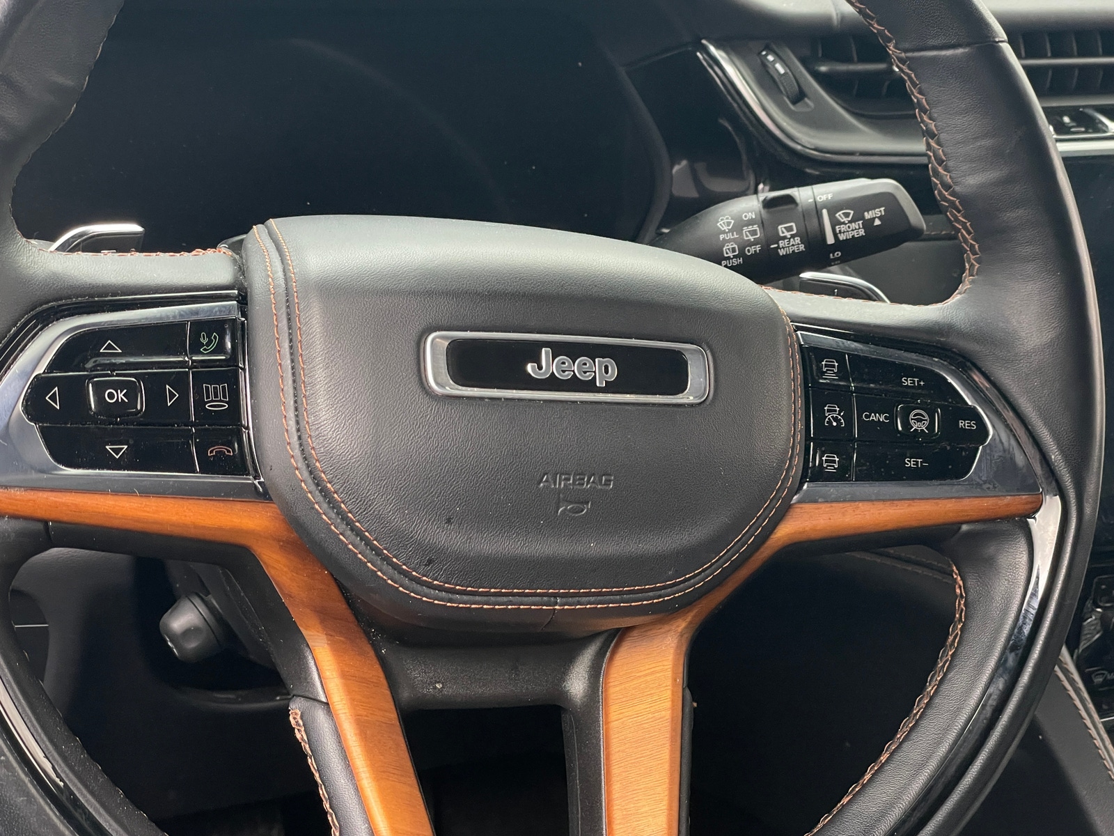 Thumbnail: 2022 Jeep Grand Cherokee L - 4