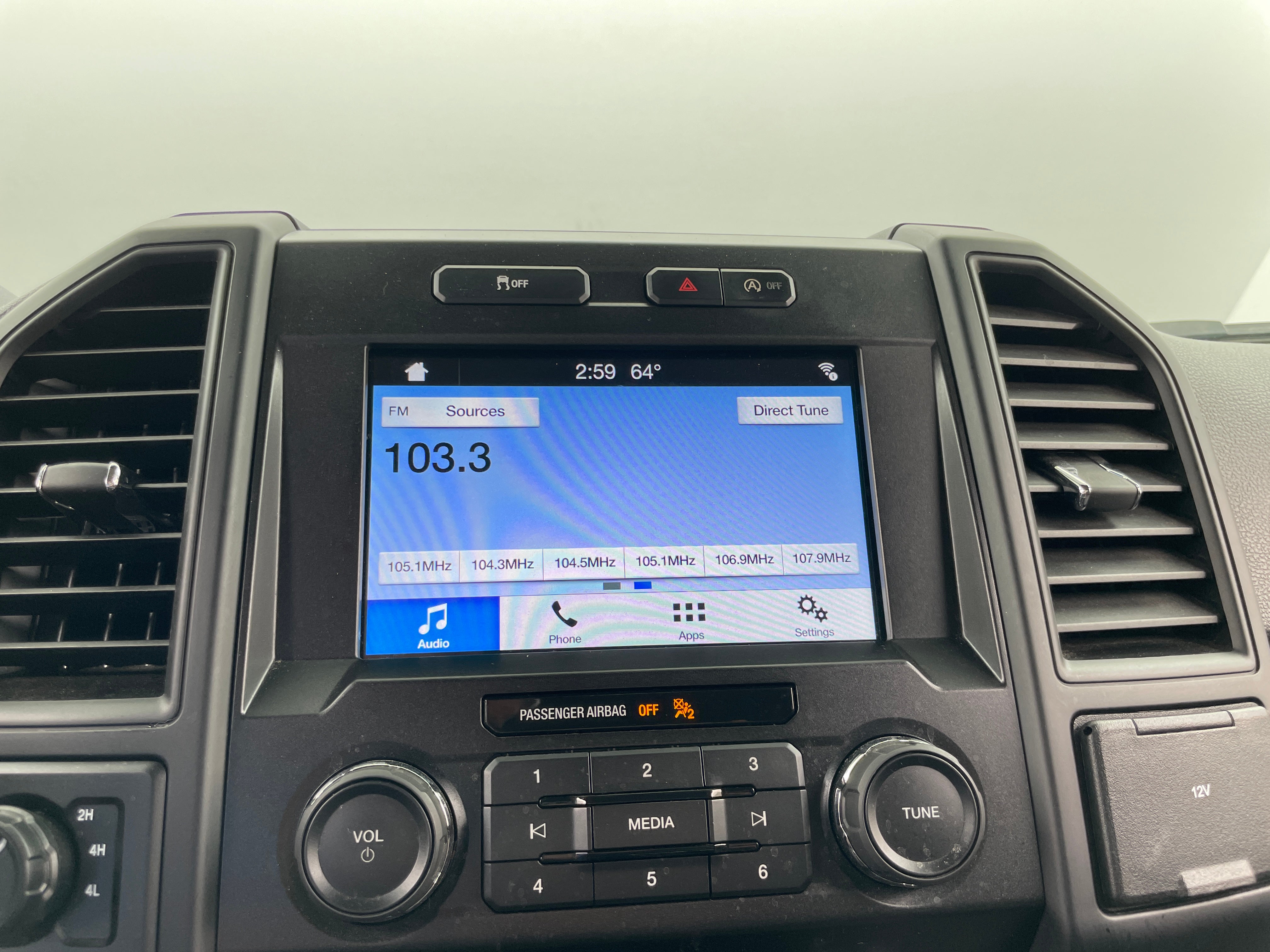 2019 Ford Econoline E-150 4