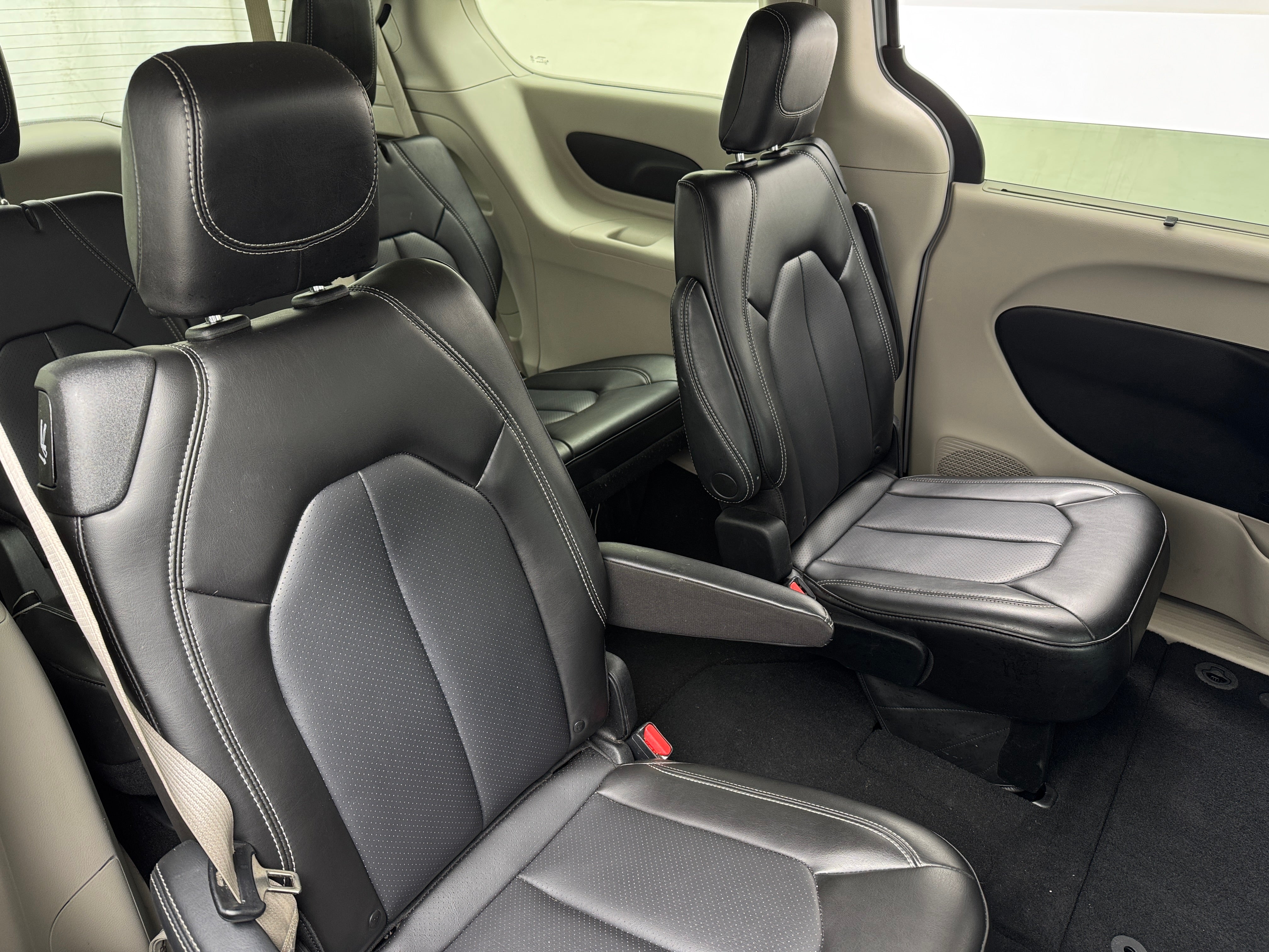2023 Chrysler Pacifica Touring L 5