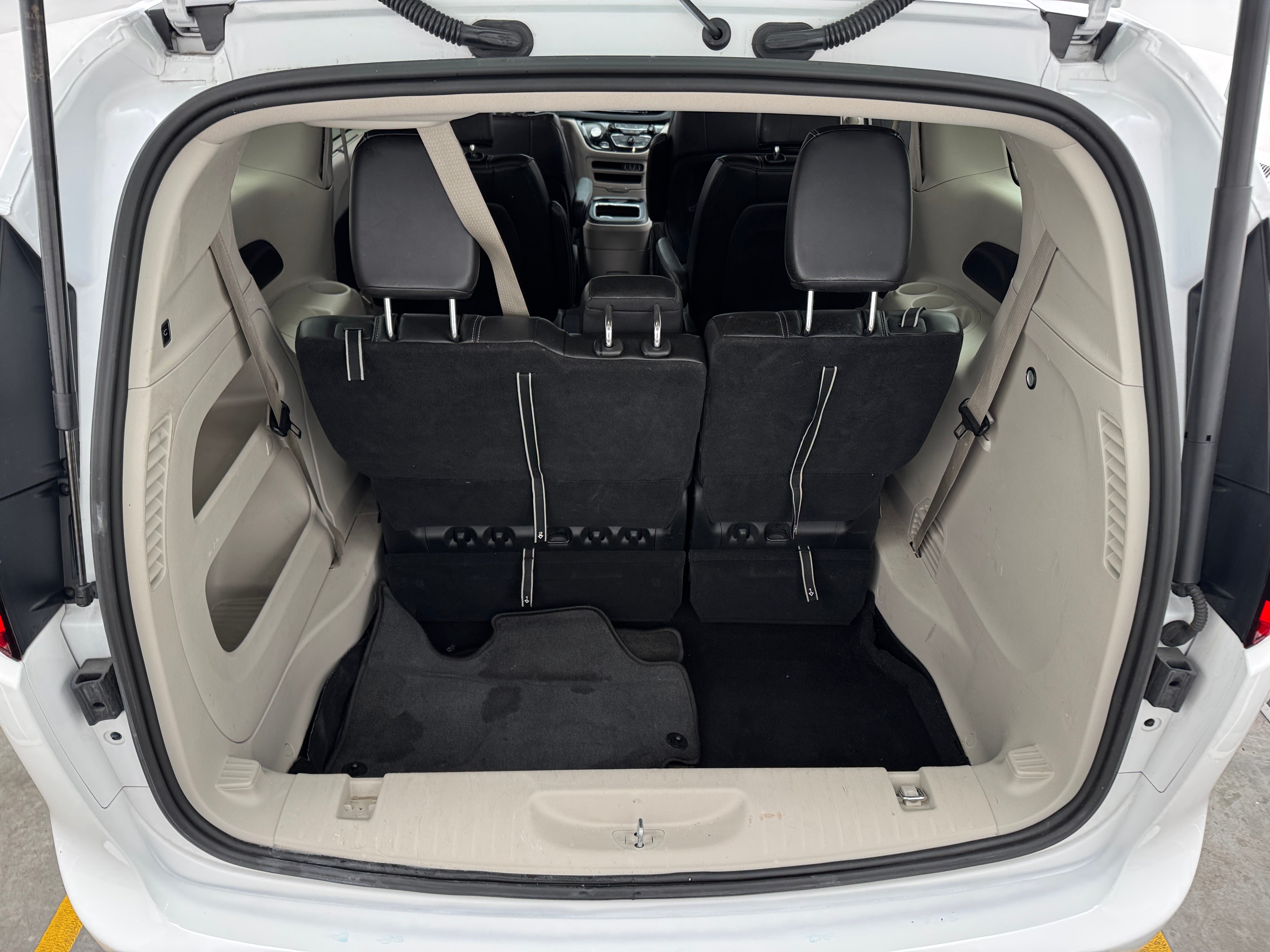 2023 Chrysler Pacifica Touring L 6