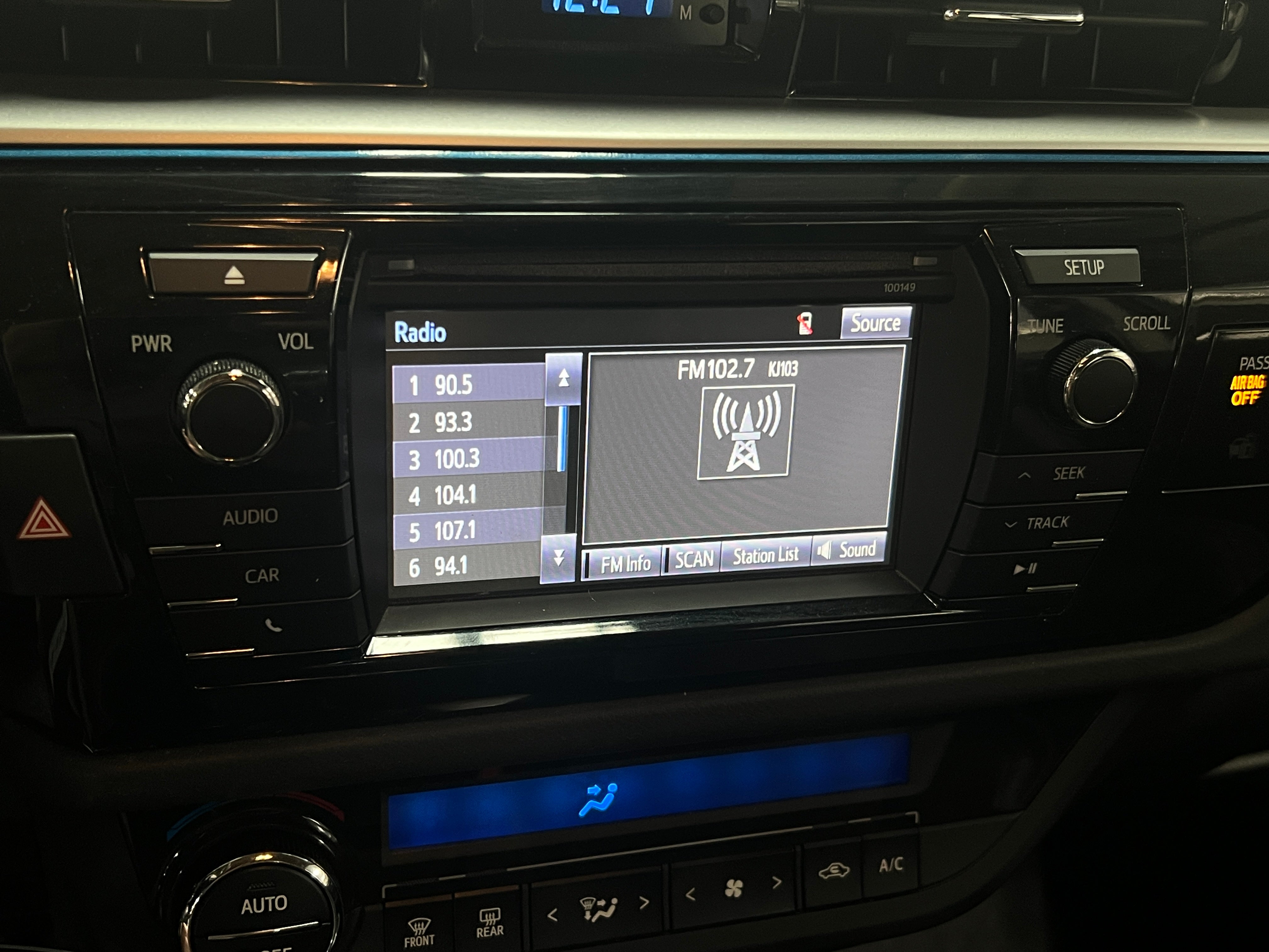 2015 Toyota Corolla S 3