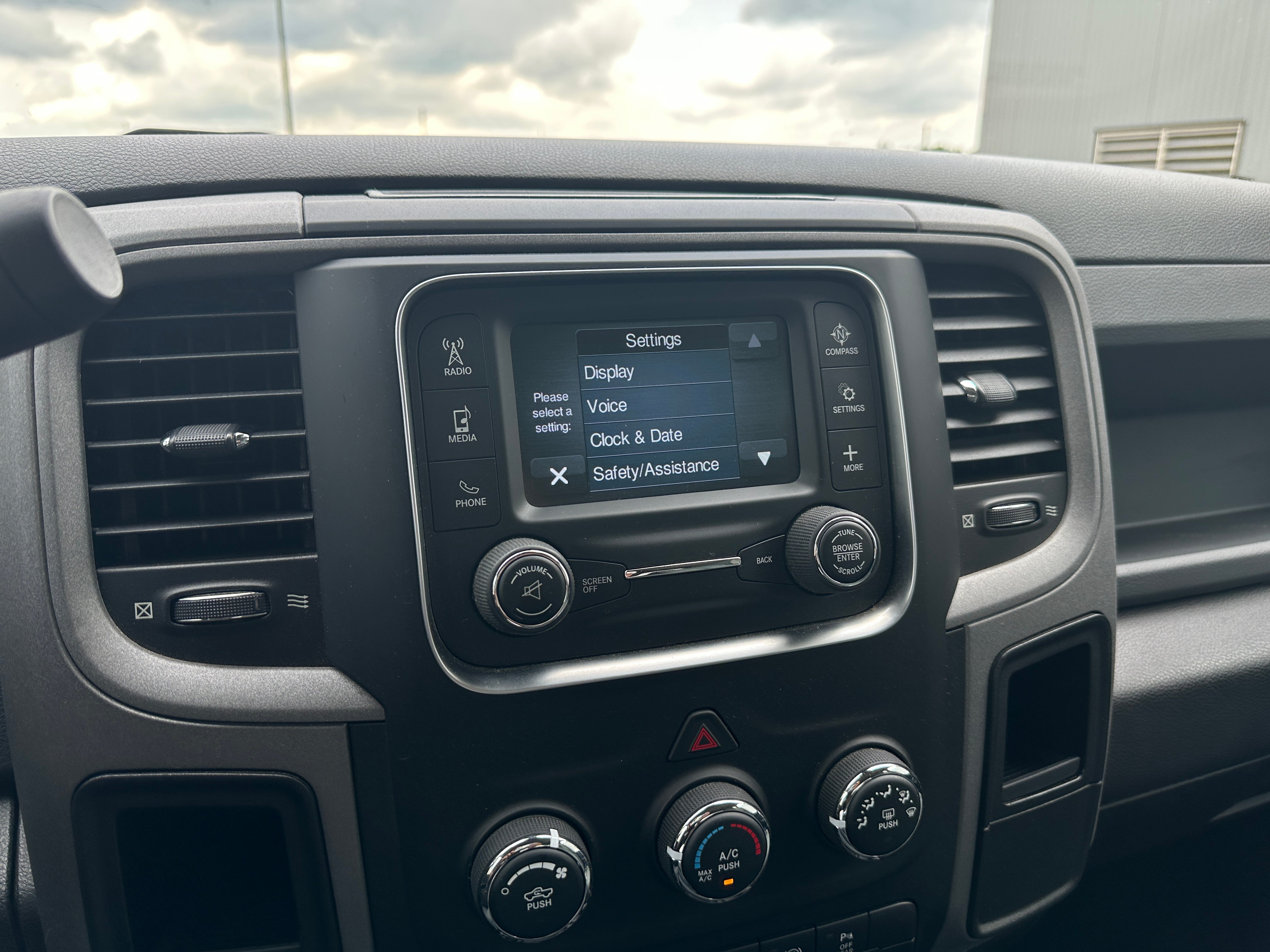 2017 RAM 2500 Tradesman 4