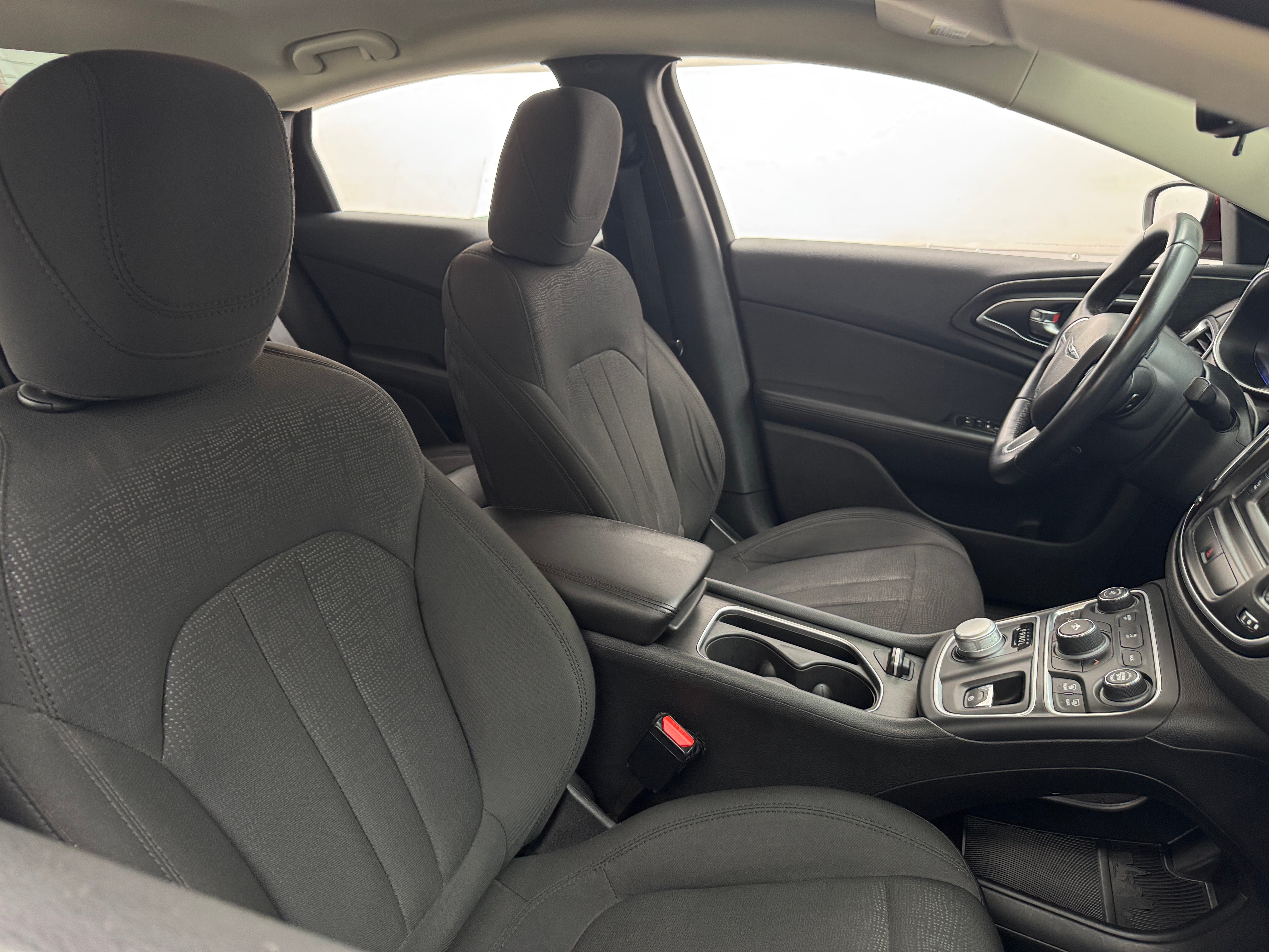 2016 Chrysler 200 Limited 2