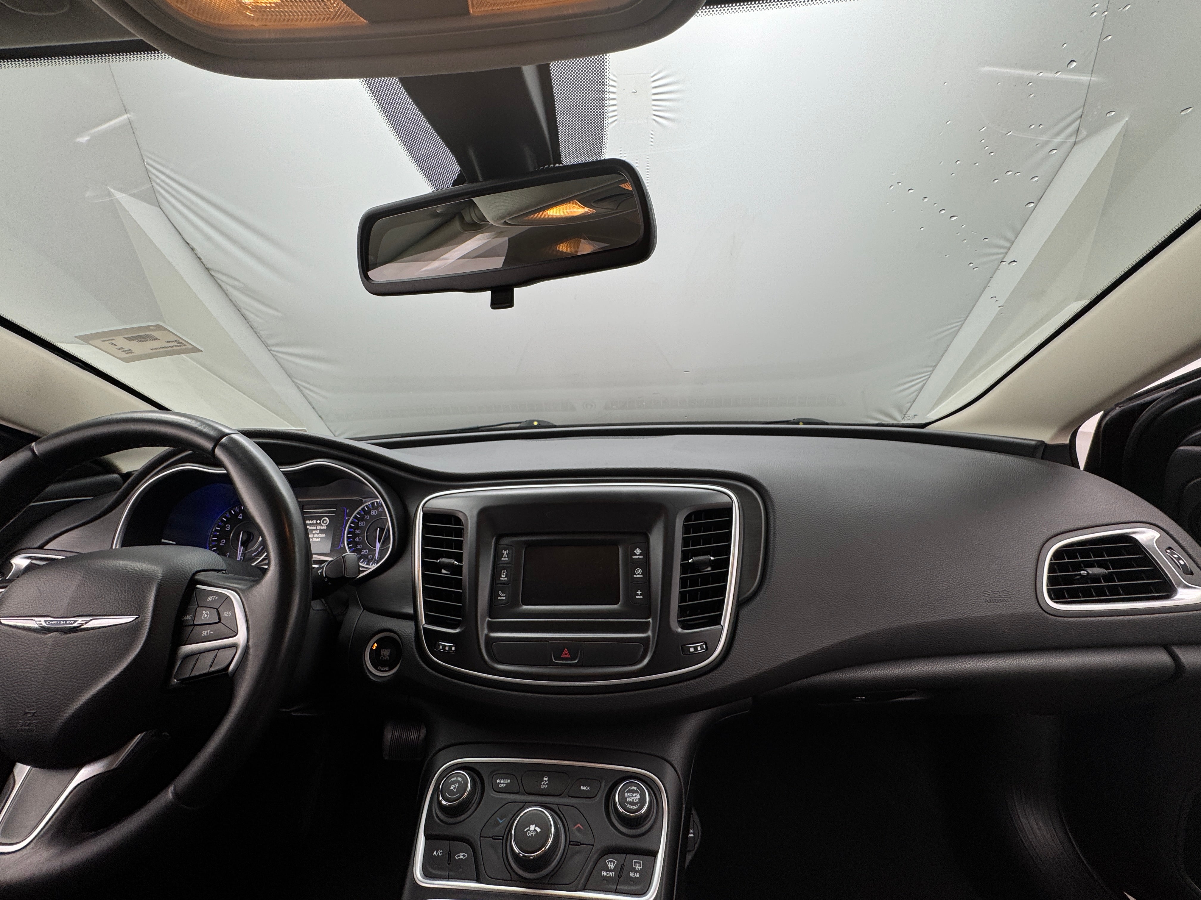 2016 Chrysler 200 Limited 3