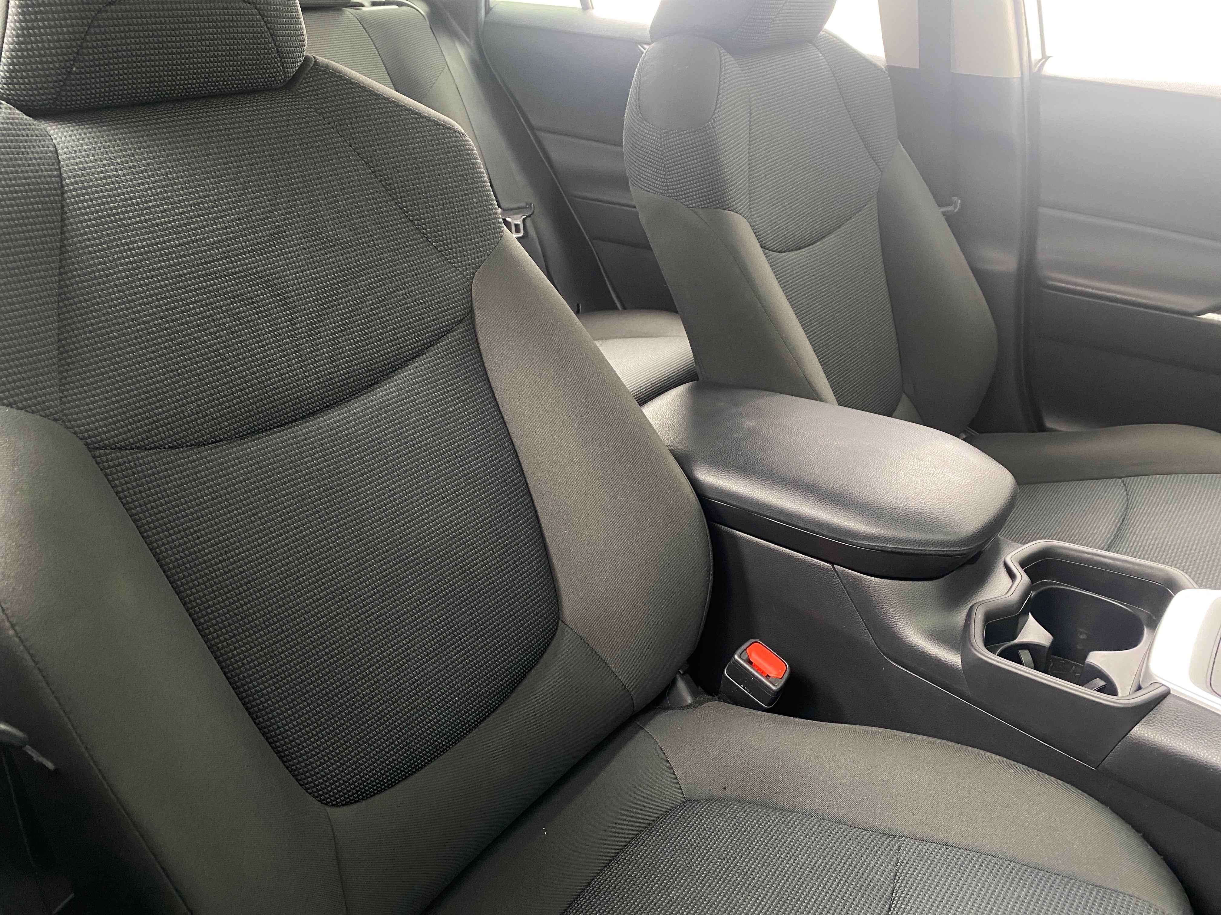 2021 Toyota RAV4 LE 2