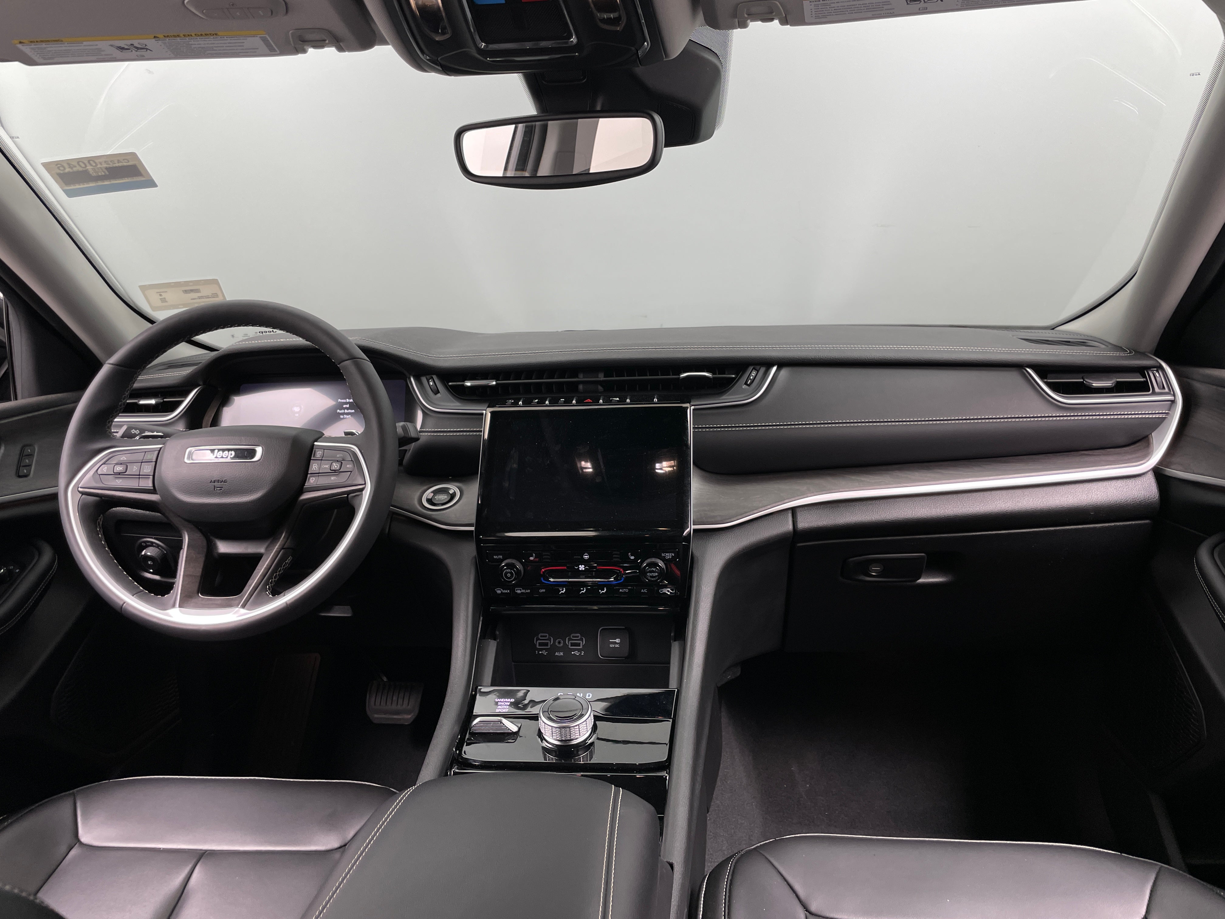 2023 Jeep Grand Cherokee Limited Edition 2