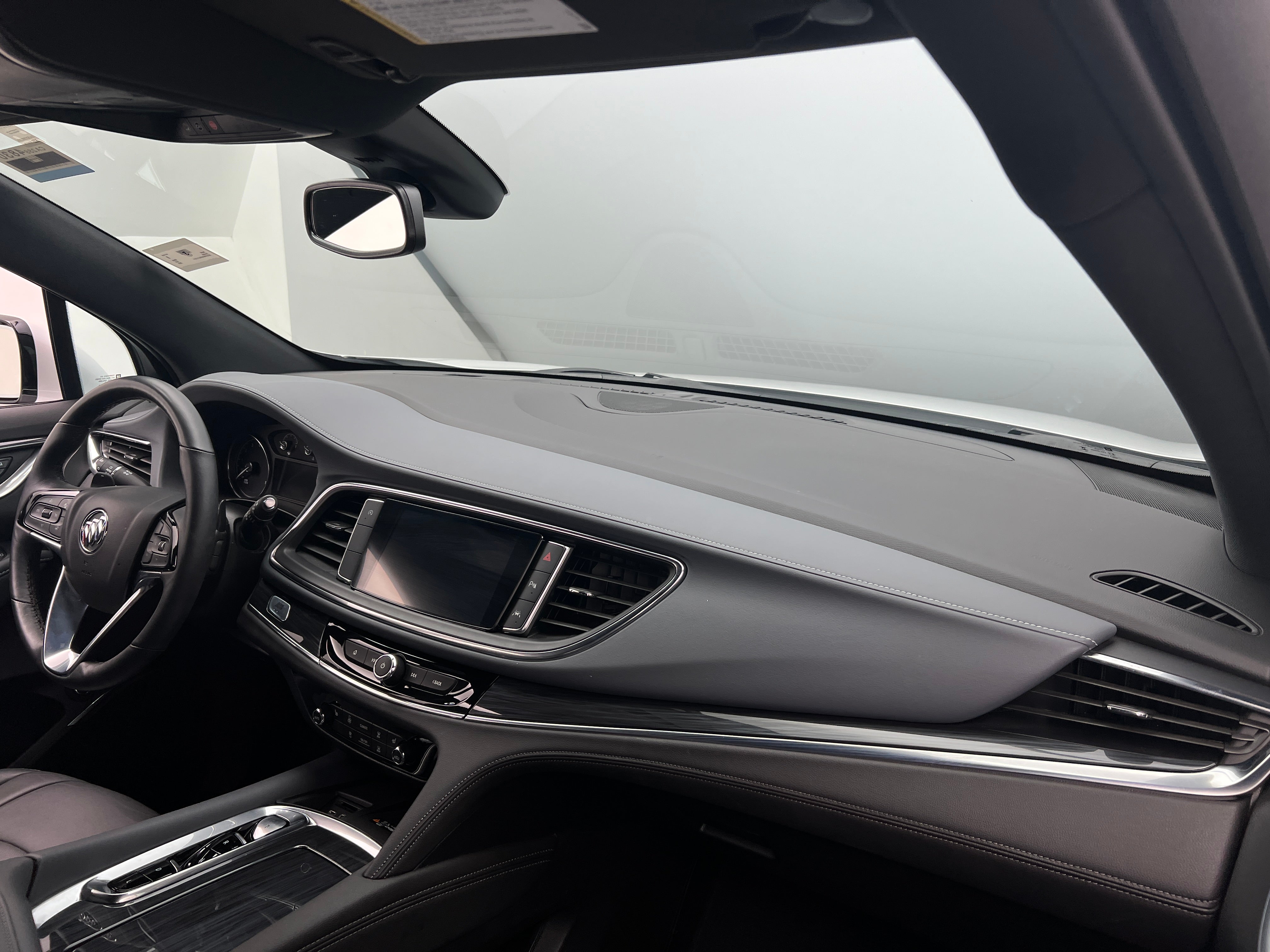 2024 Buick Enclave Essence 2