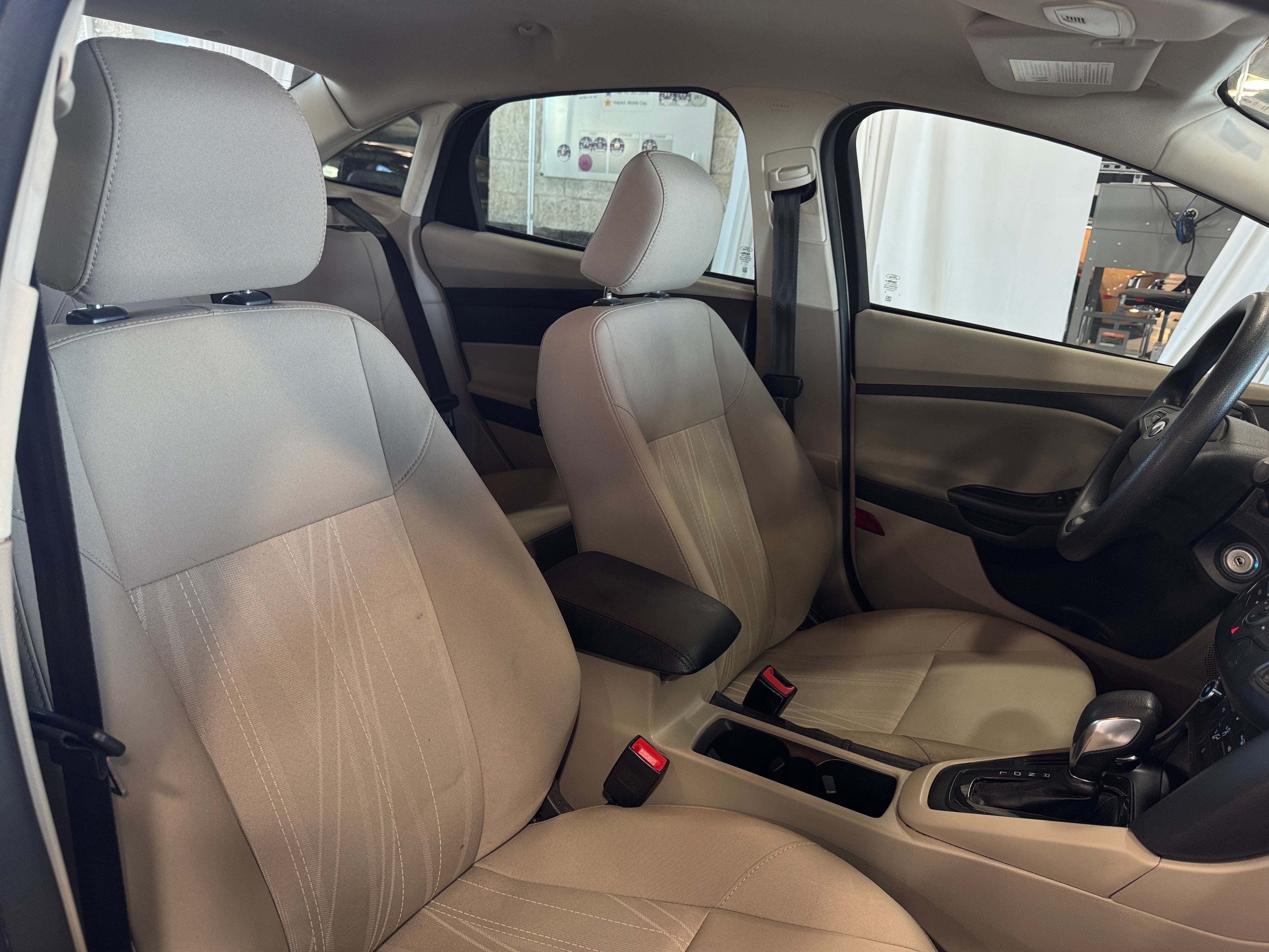 2017 Ford Focus SE 2