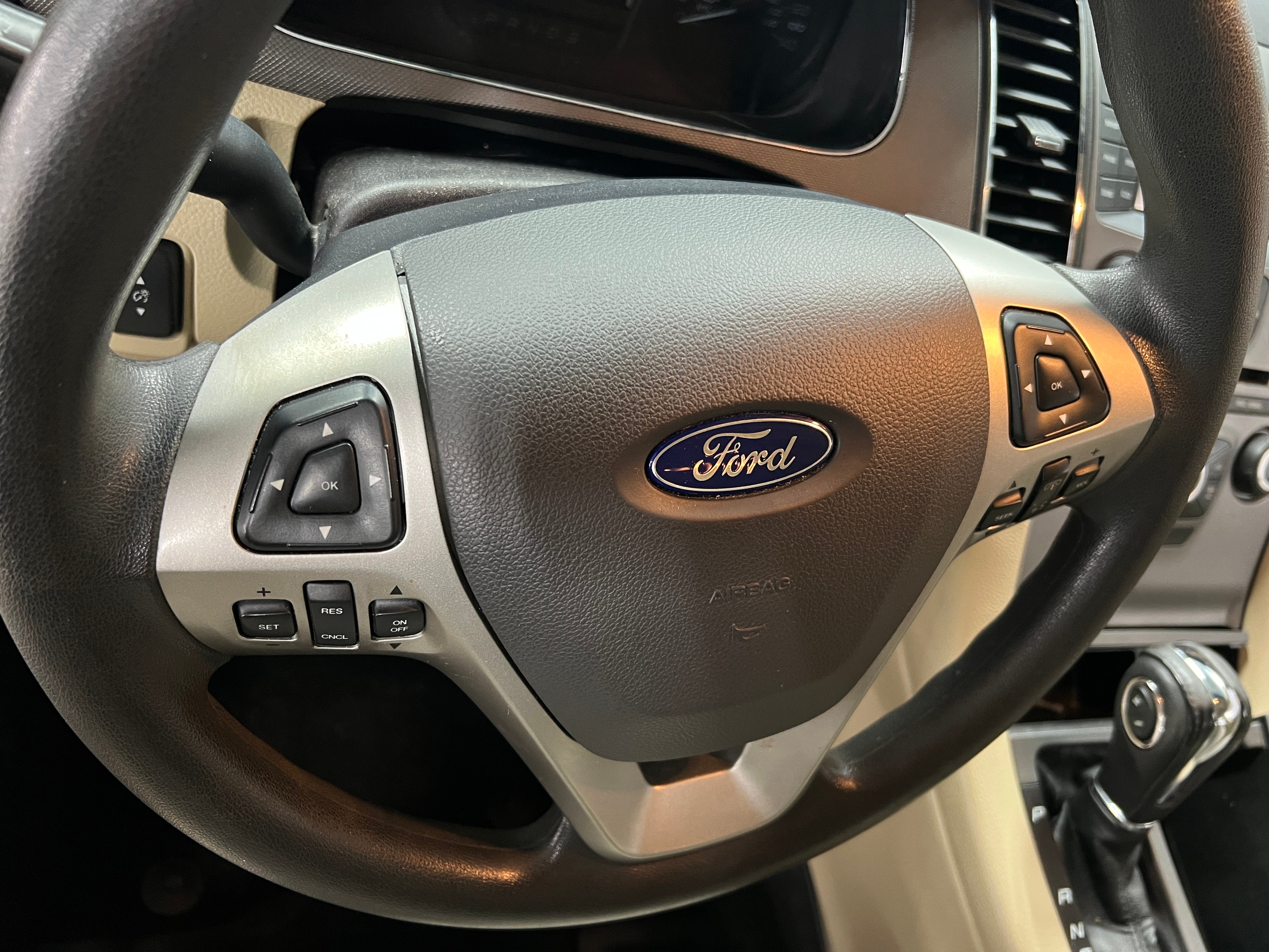 2016 Ford Taurus SE 5