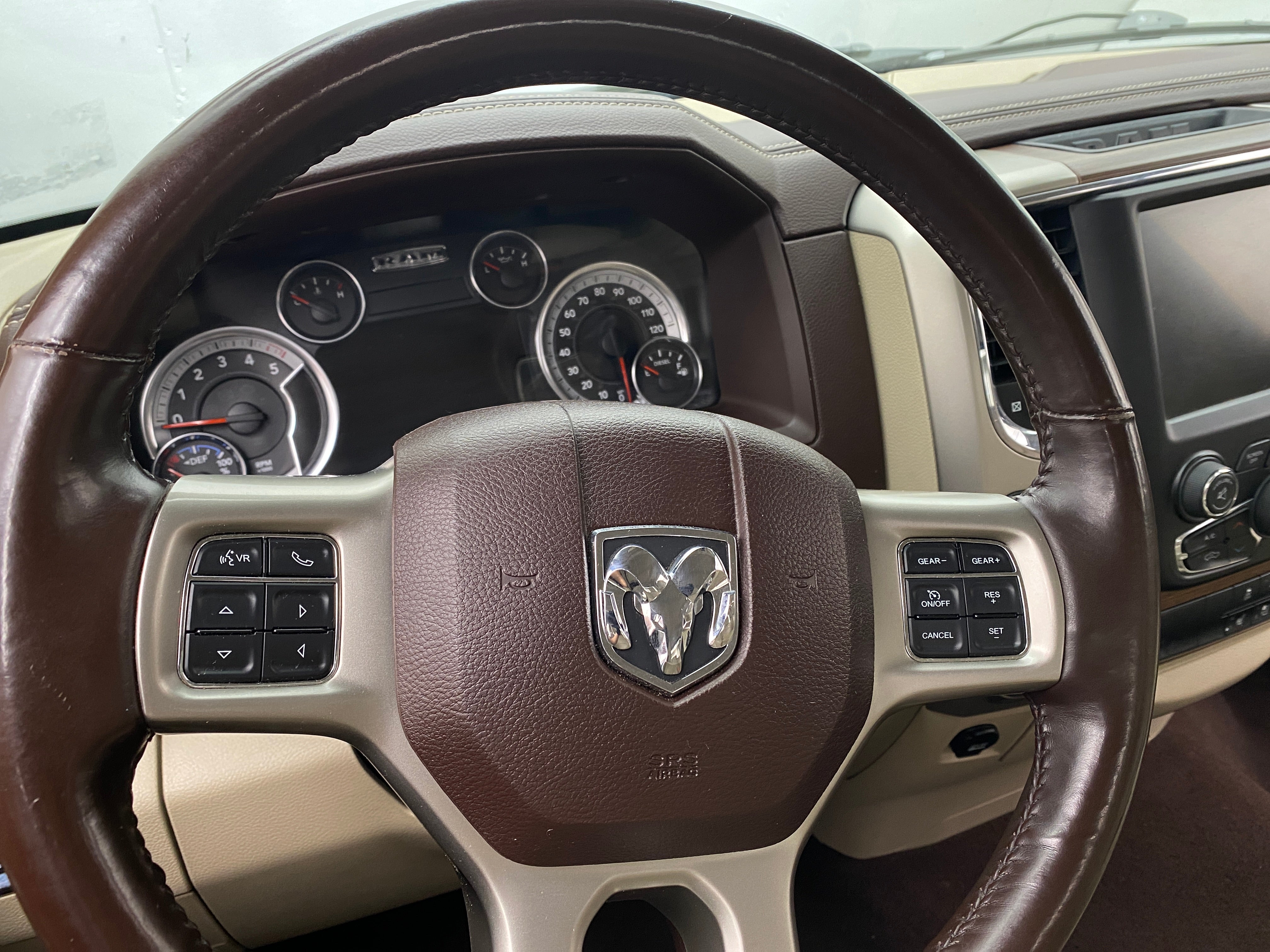 2014 RAM 1500 Laramie 4