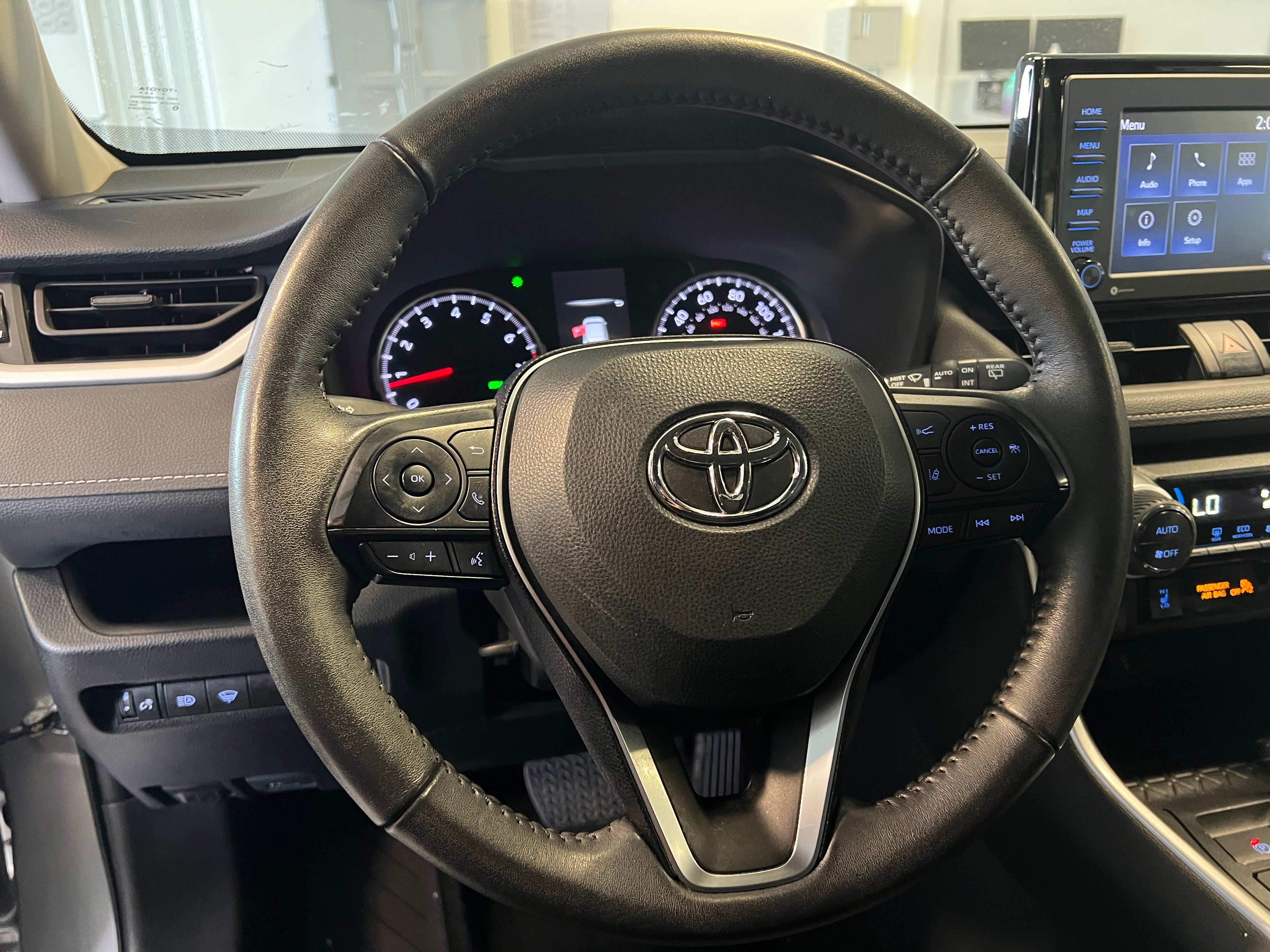 2022 Toyota RAV4 XLE 5