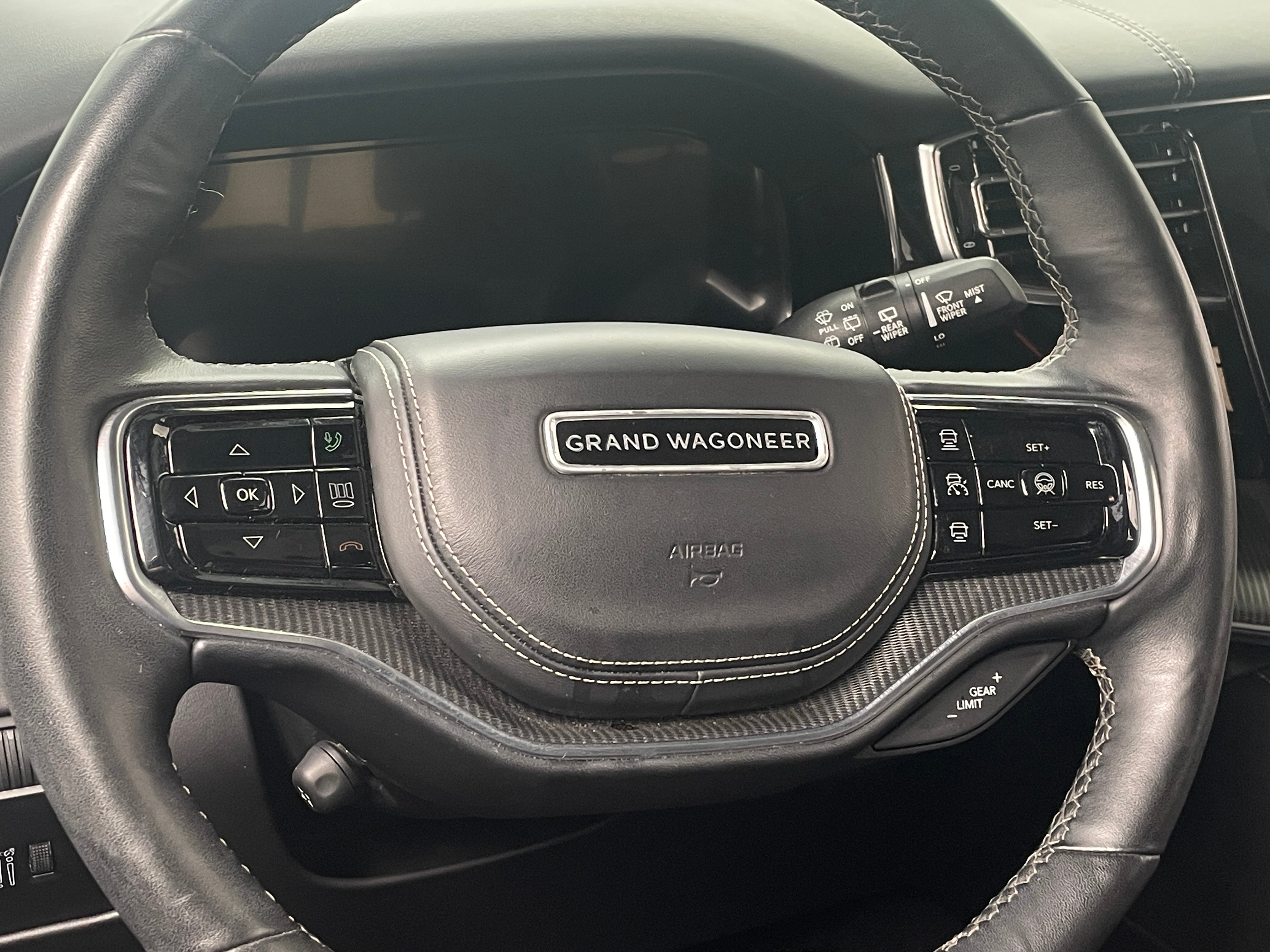 2022 Jeep Grand Wagoneer Obsidian 4