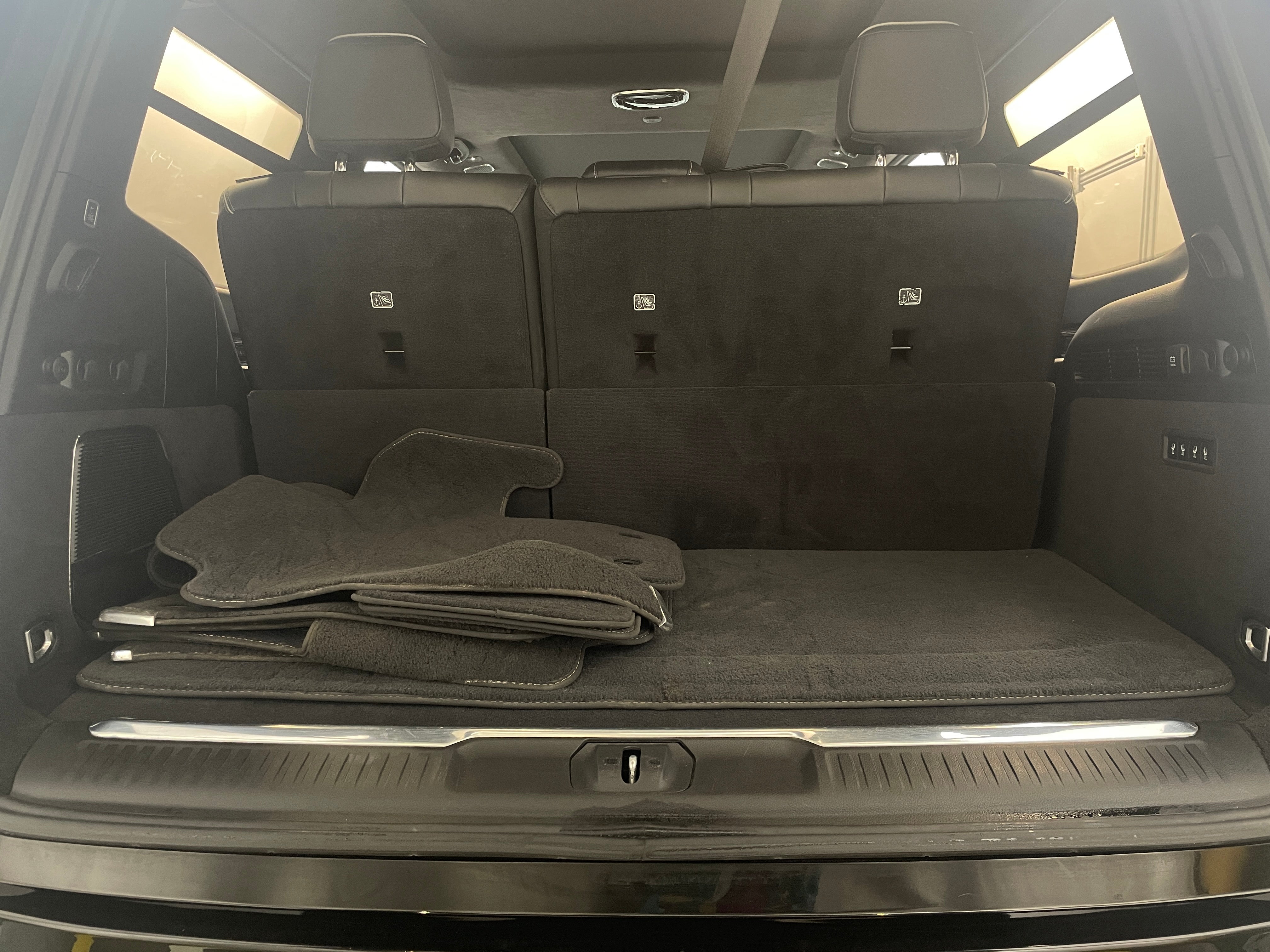 2022 Jeep Grand Wagoneer Obsidian 6