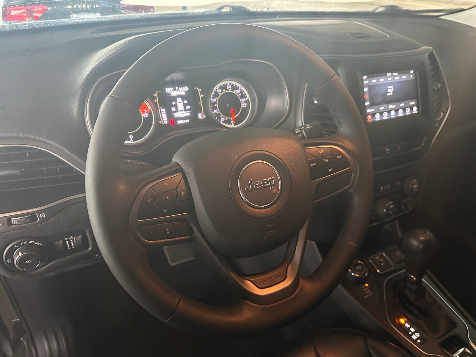 Thumbnail: 2020 Jeep Cherokee - 4