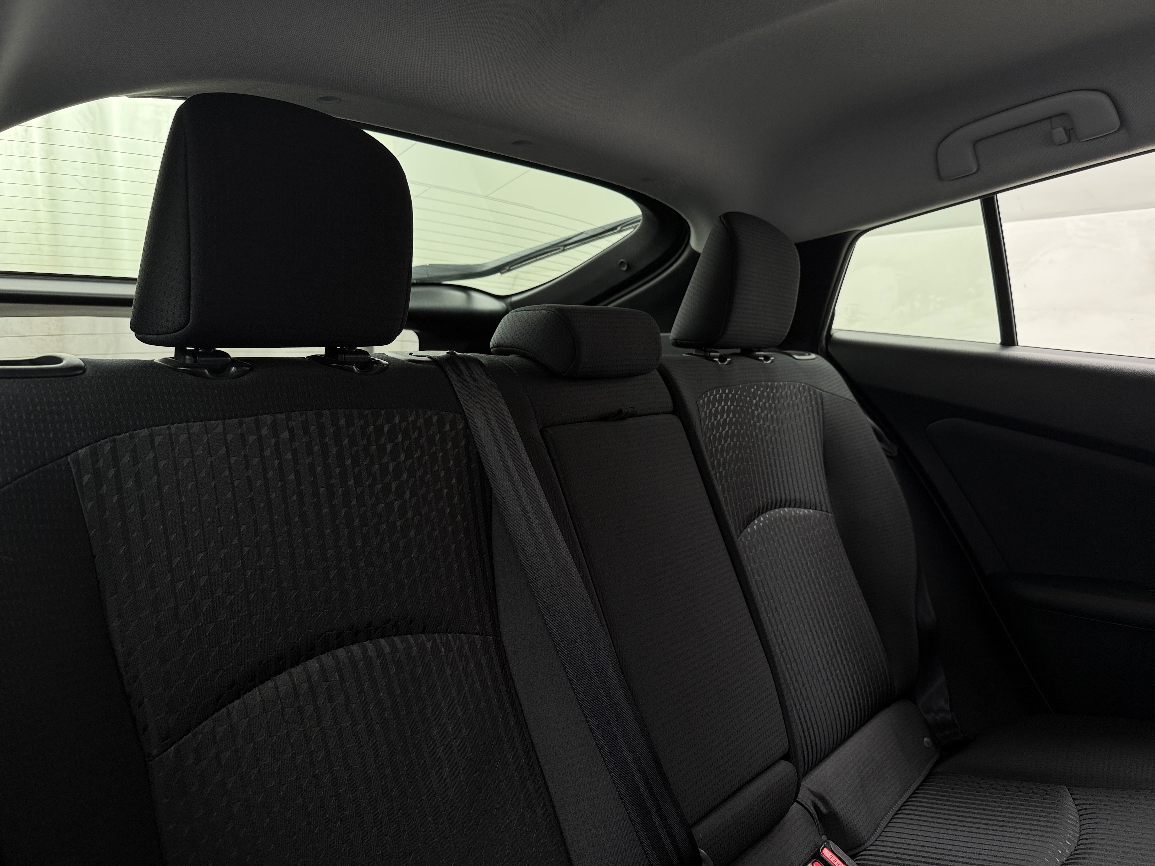 2016 Toyota Prius Two 6