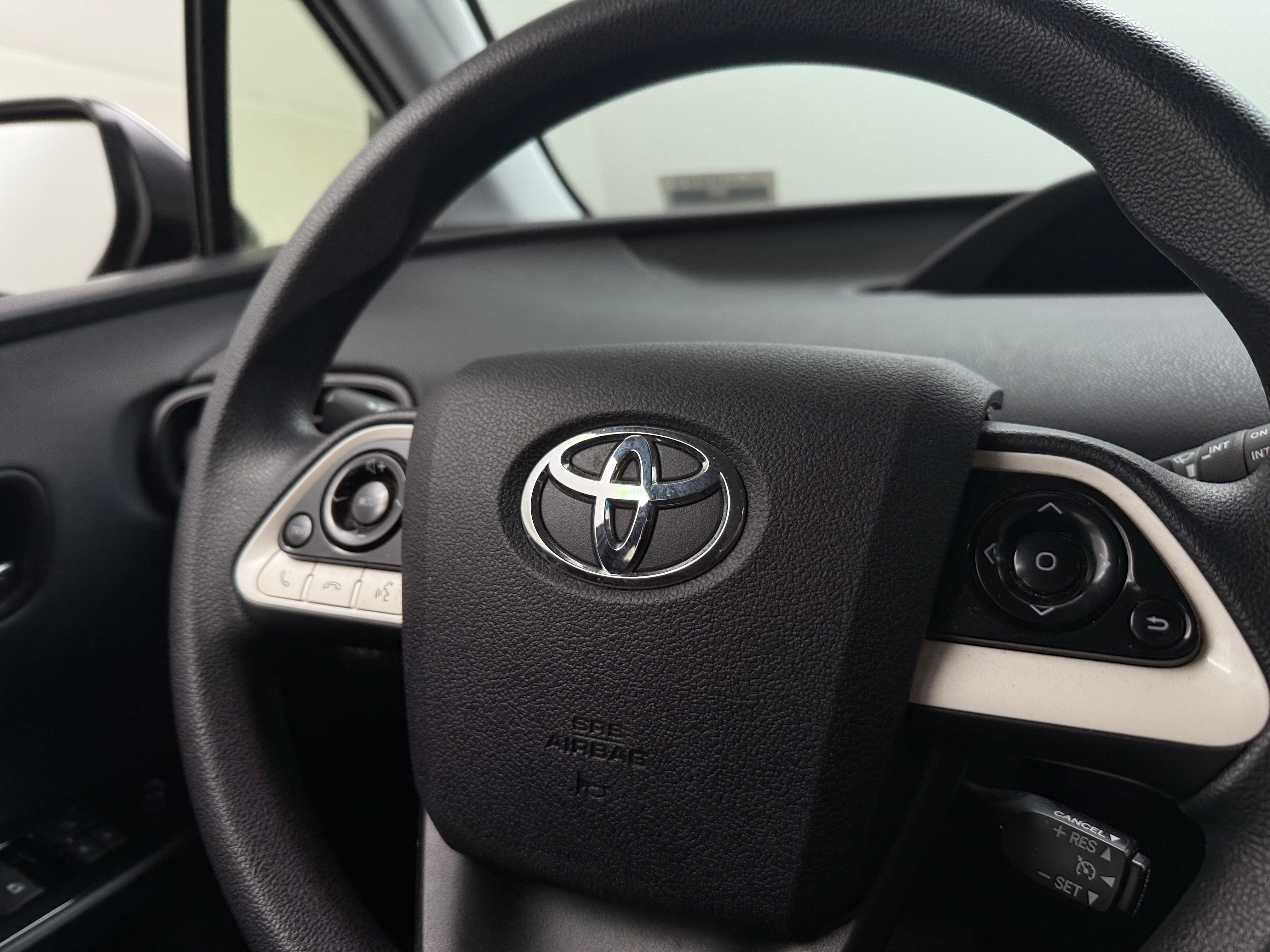 2016 Toyota Prius Two 5