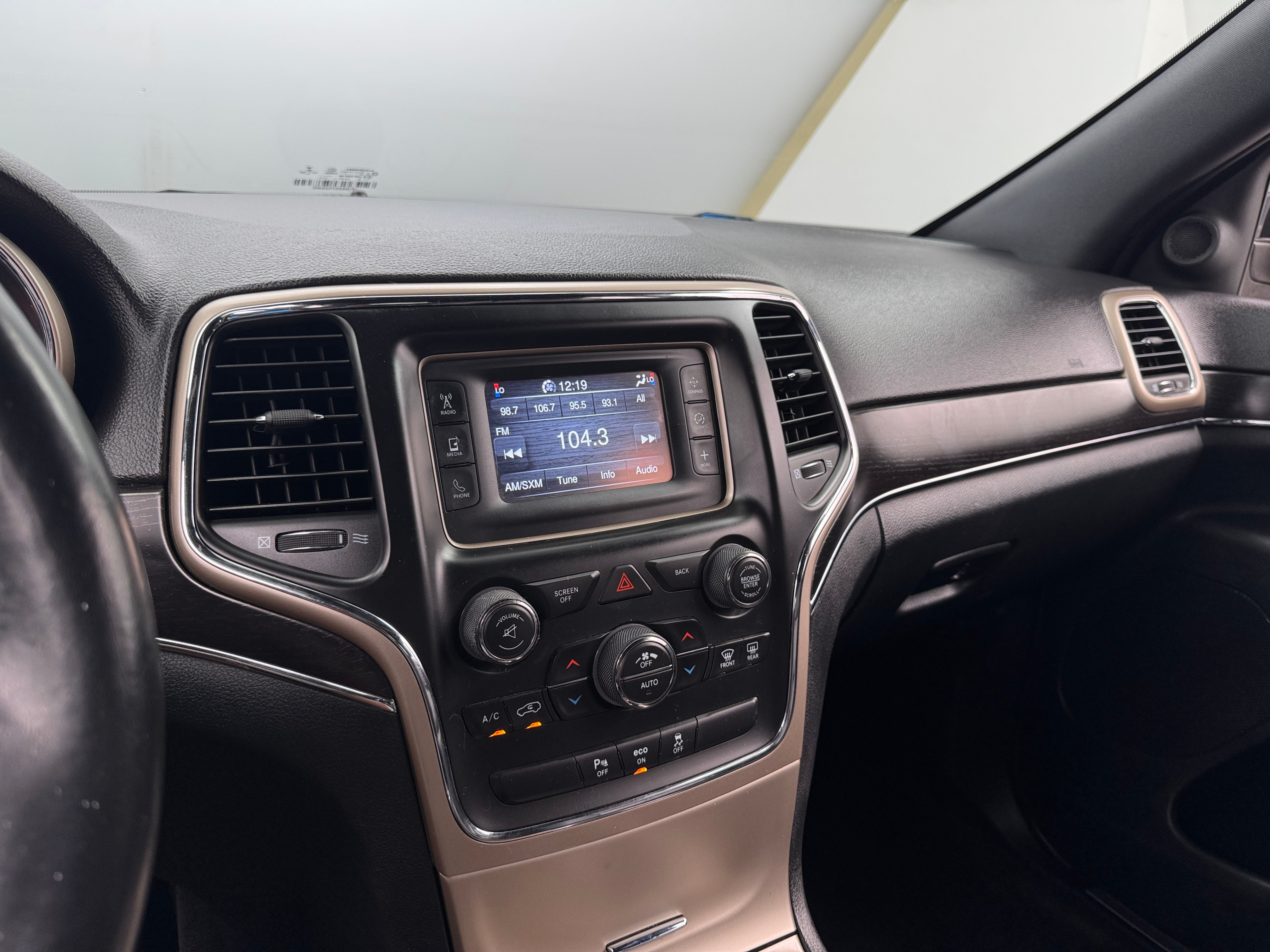 2014 Jeep Grand Cherokee Limited Edition 3
