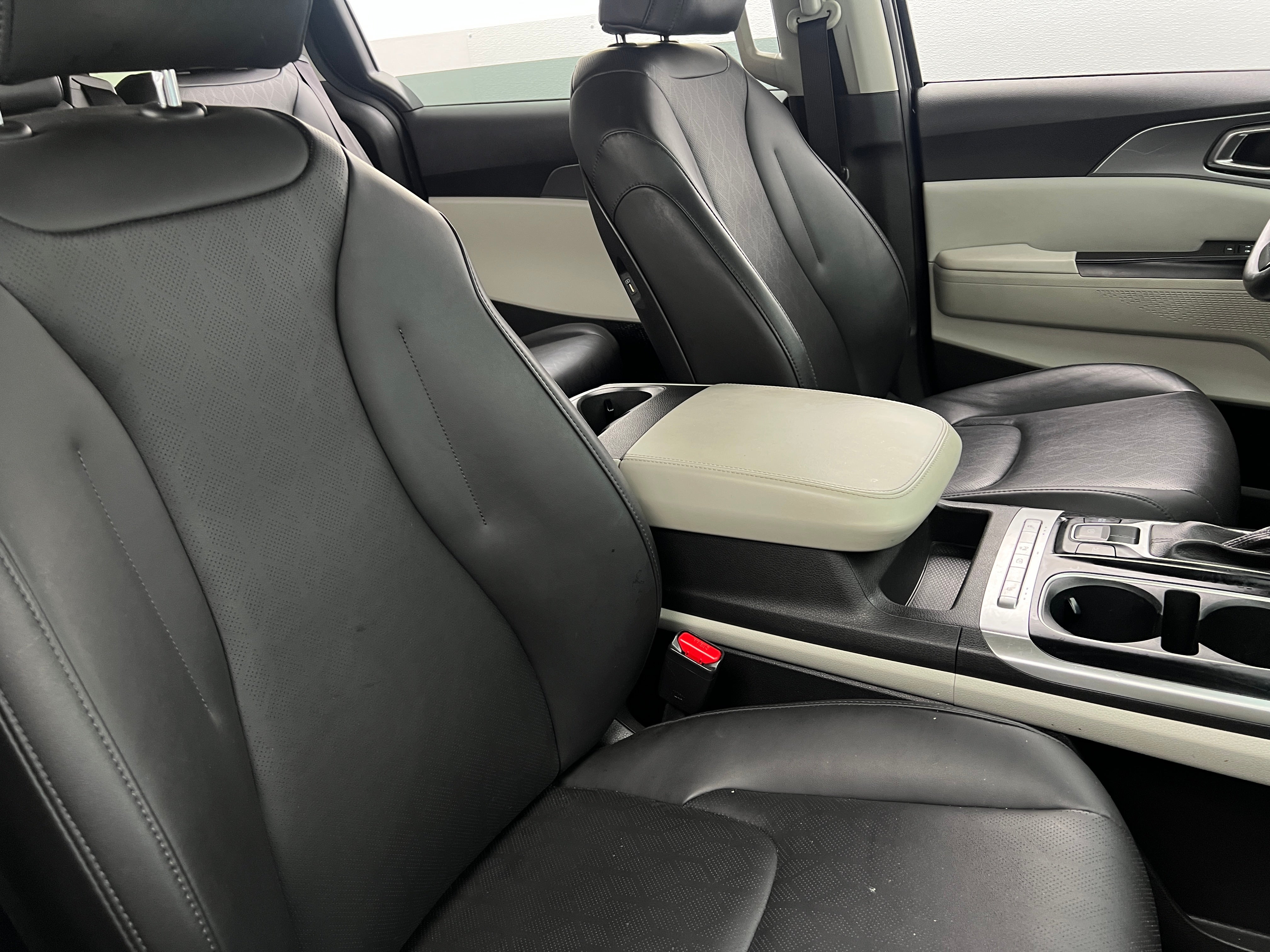 2022 Kia Carnival LX 2