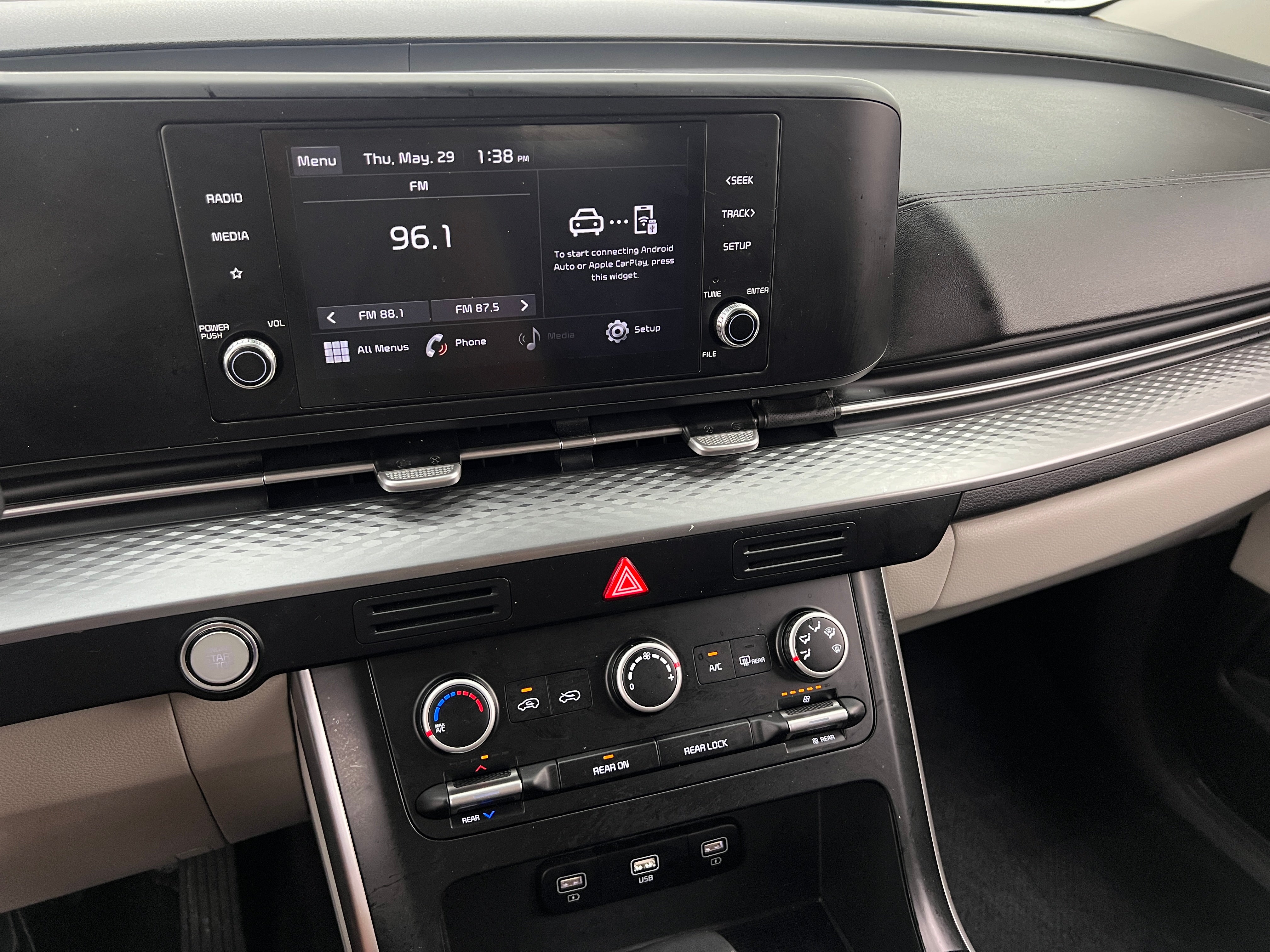 2022 Kia Carnival LX 4