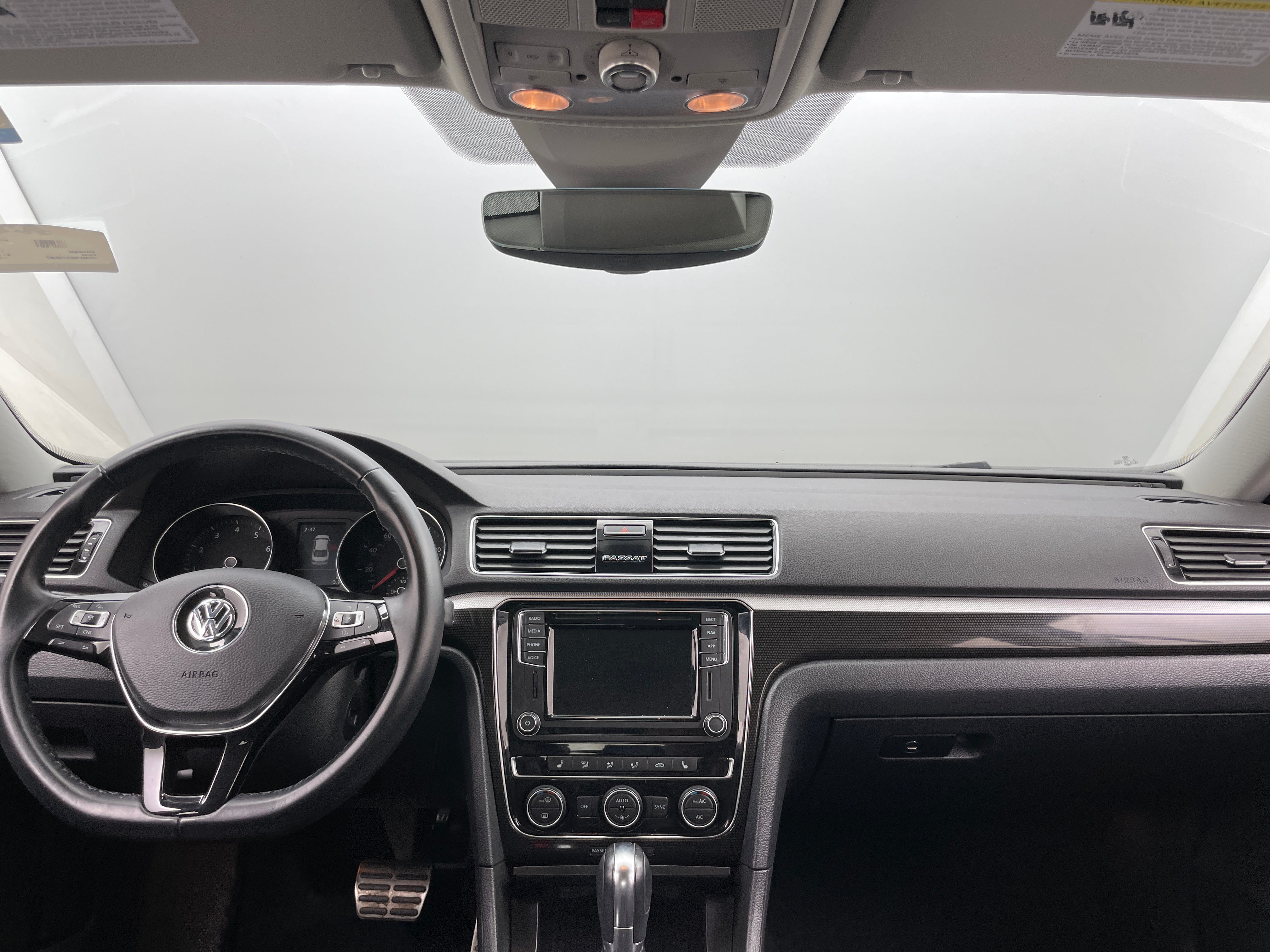 2019 Volkswagen Passat R-Line 2