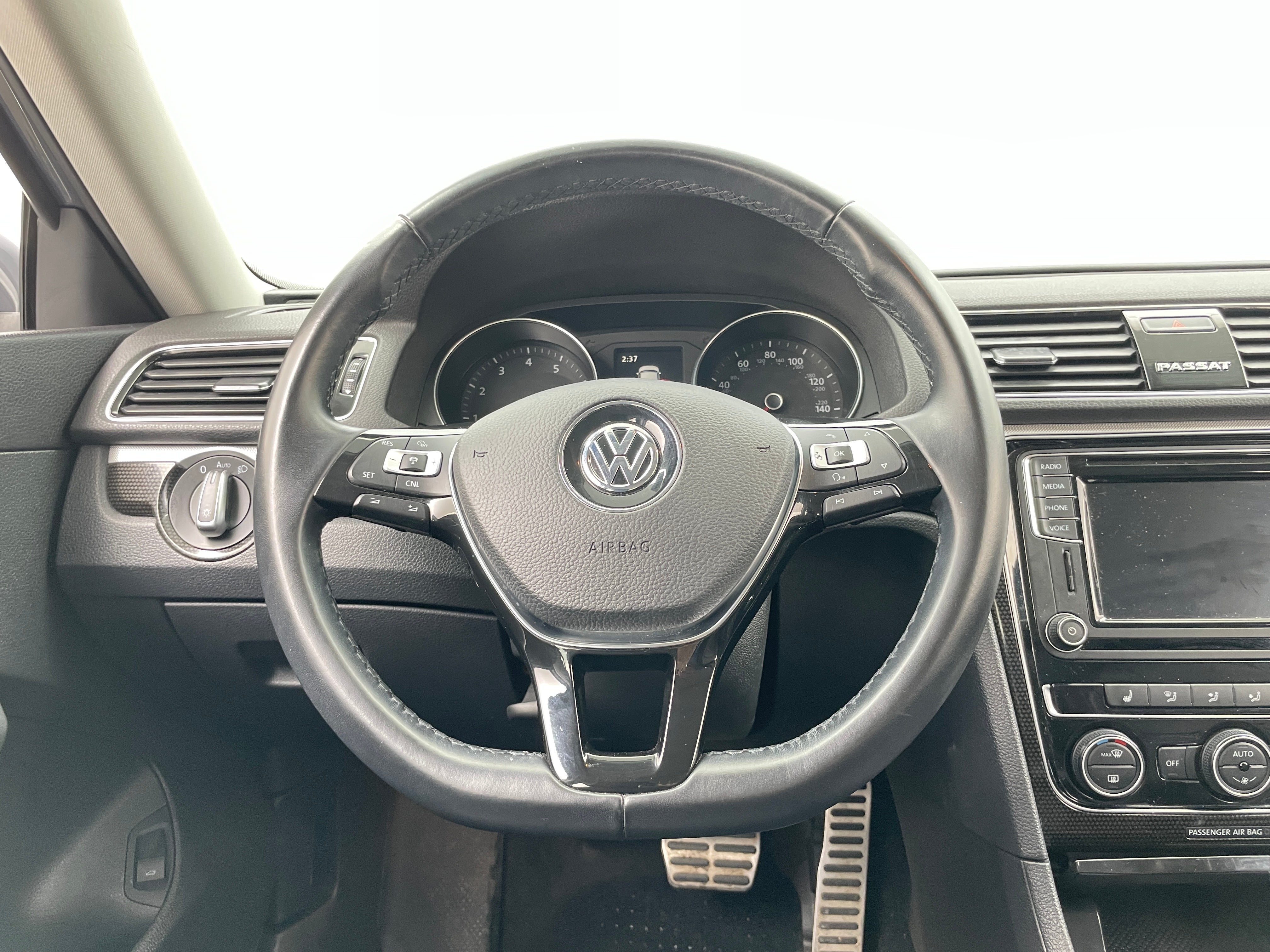 2019 Volkswagen Passat R-Line 4