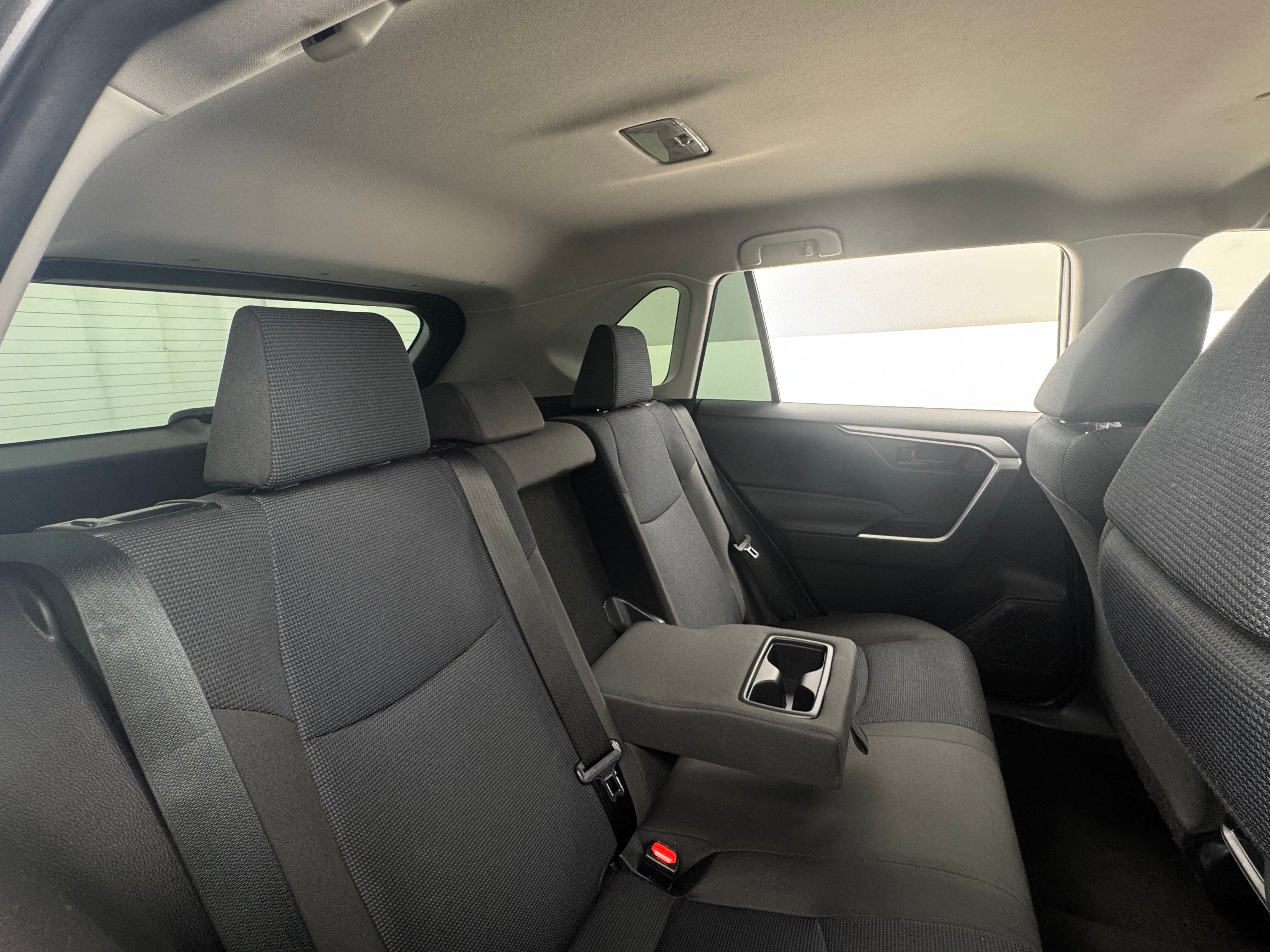 2021 Toyota RAV4 LE 6