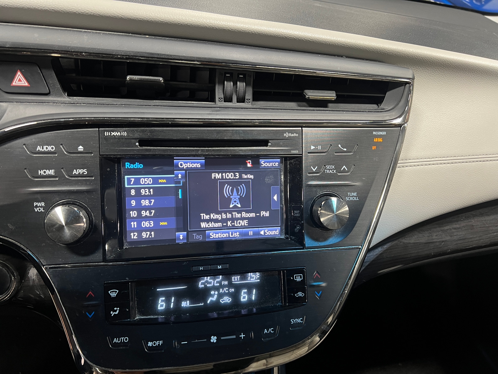 Thumbnail: 2015 Toyota Avalon - 3