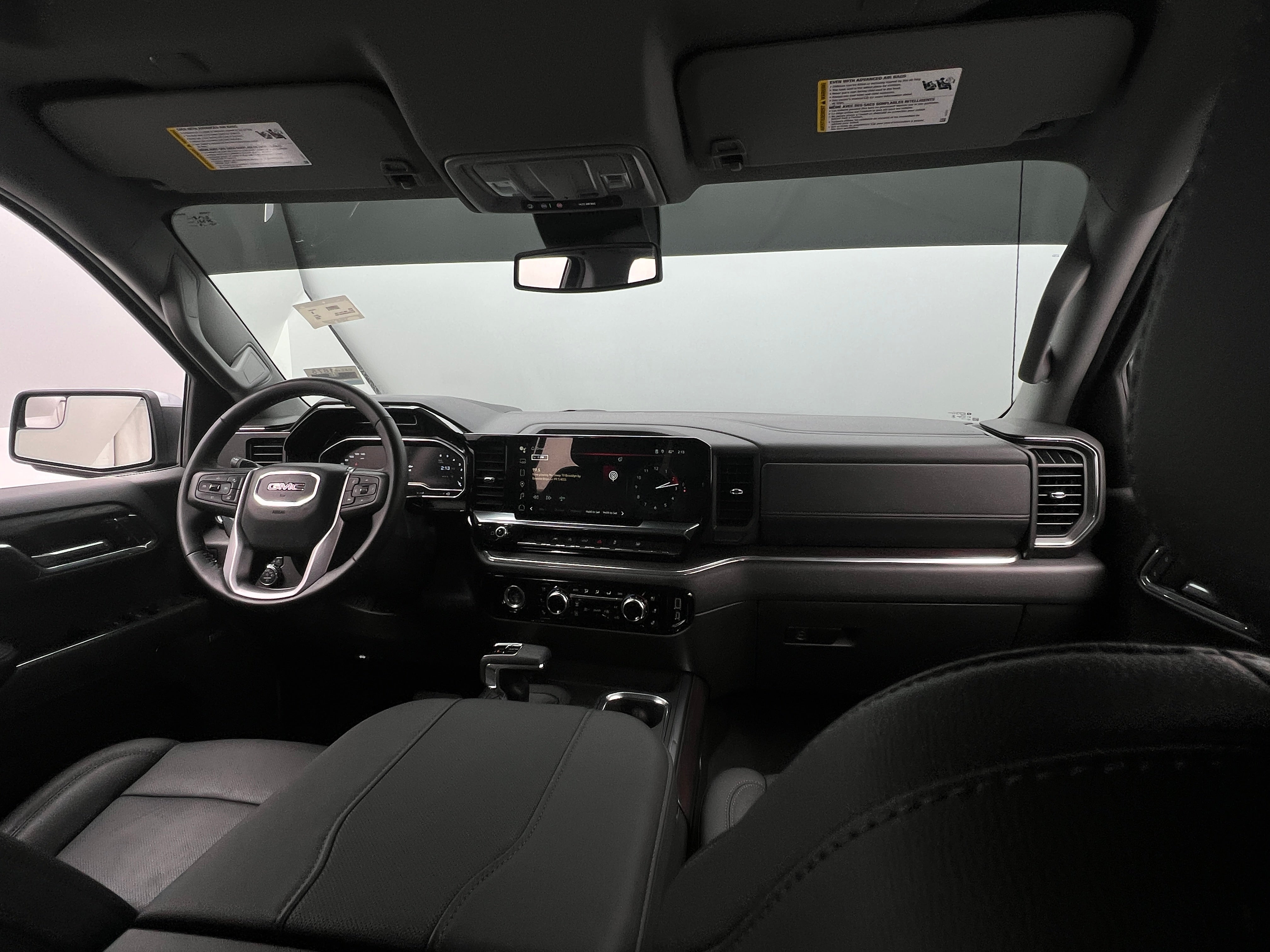 2024 GMC Sierra 1500 SLT 2