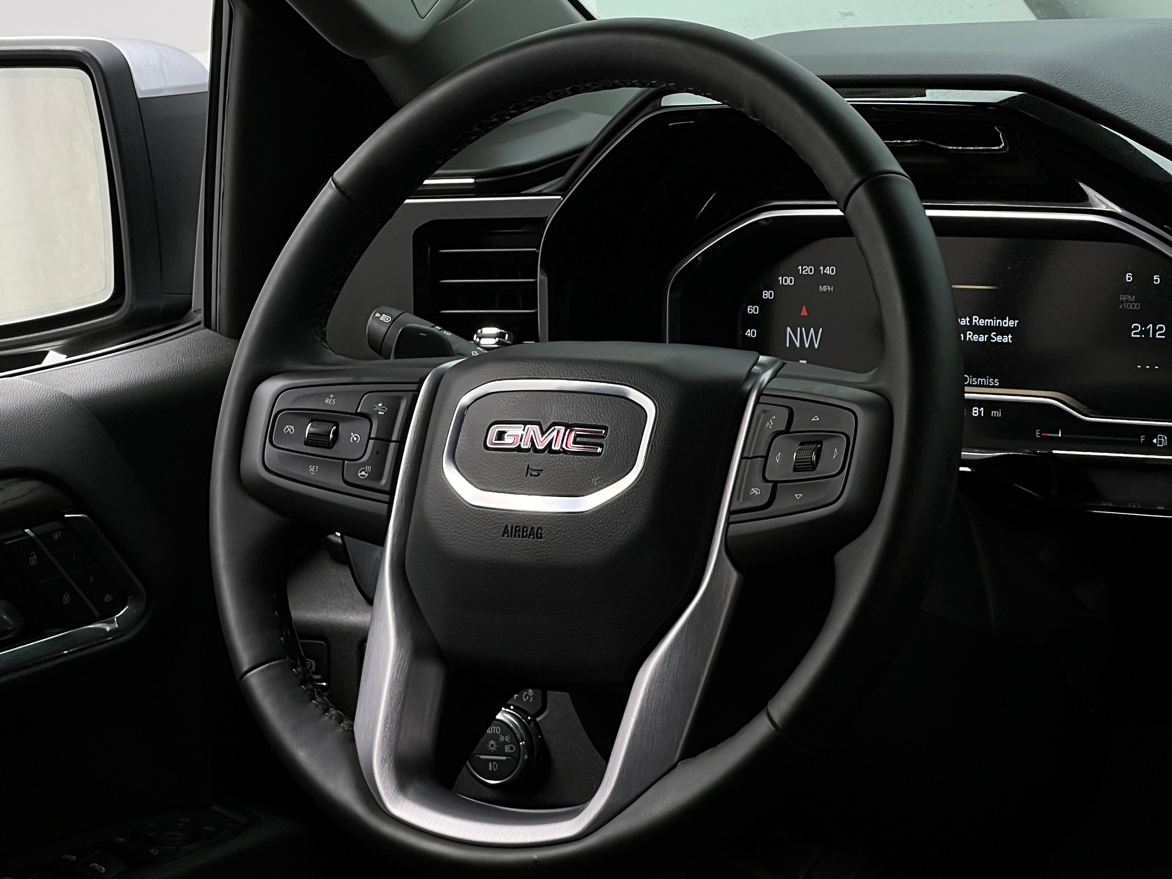2024 GMC Sierra 1500 SLT 4