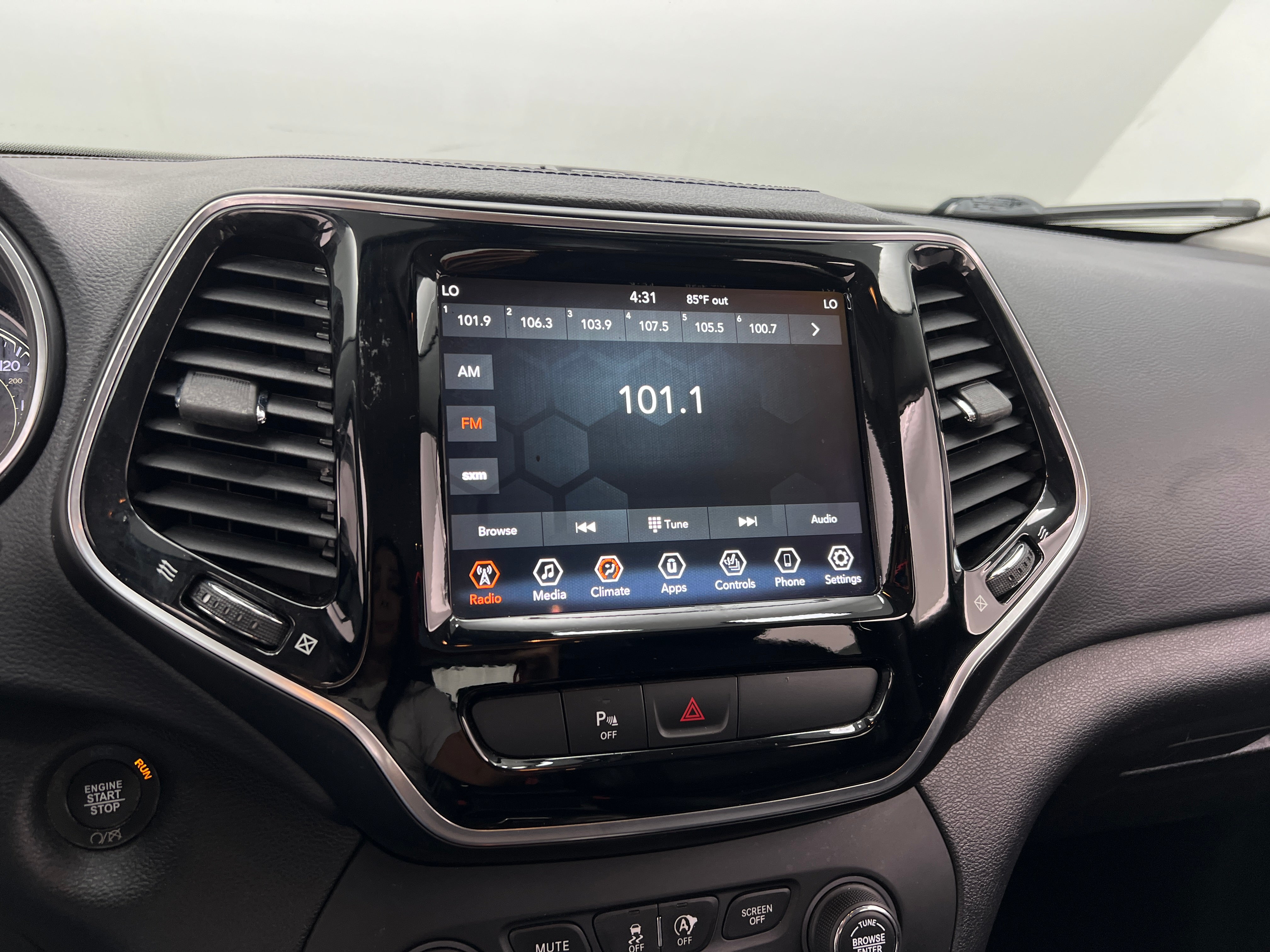 2019 Jeep Cherokee Limited Edition 3