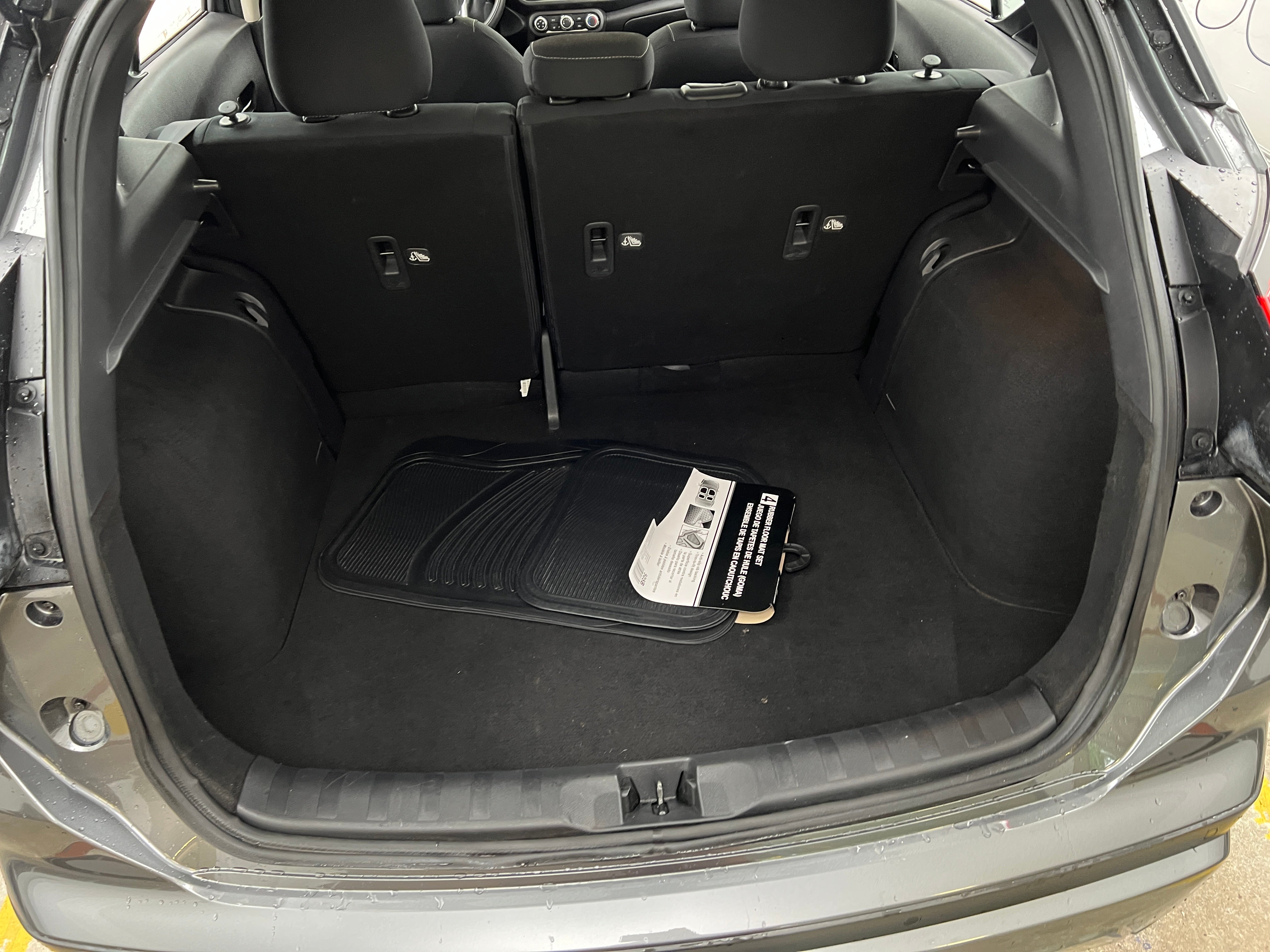 2022 Nissan Kicks S 7