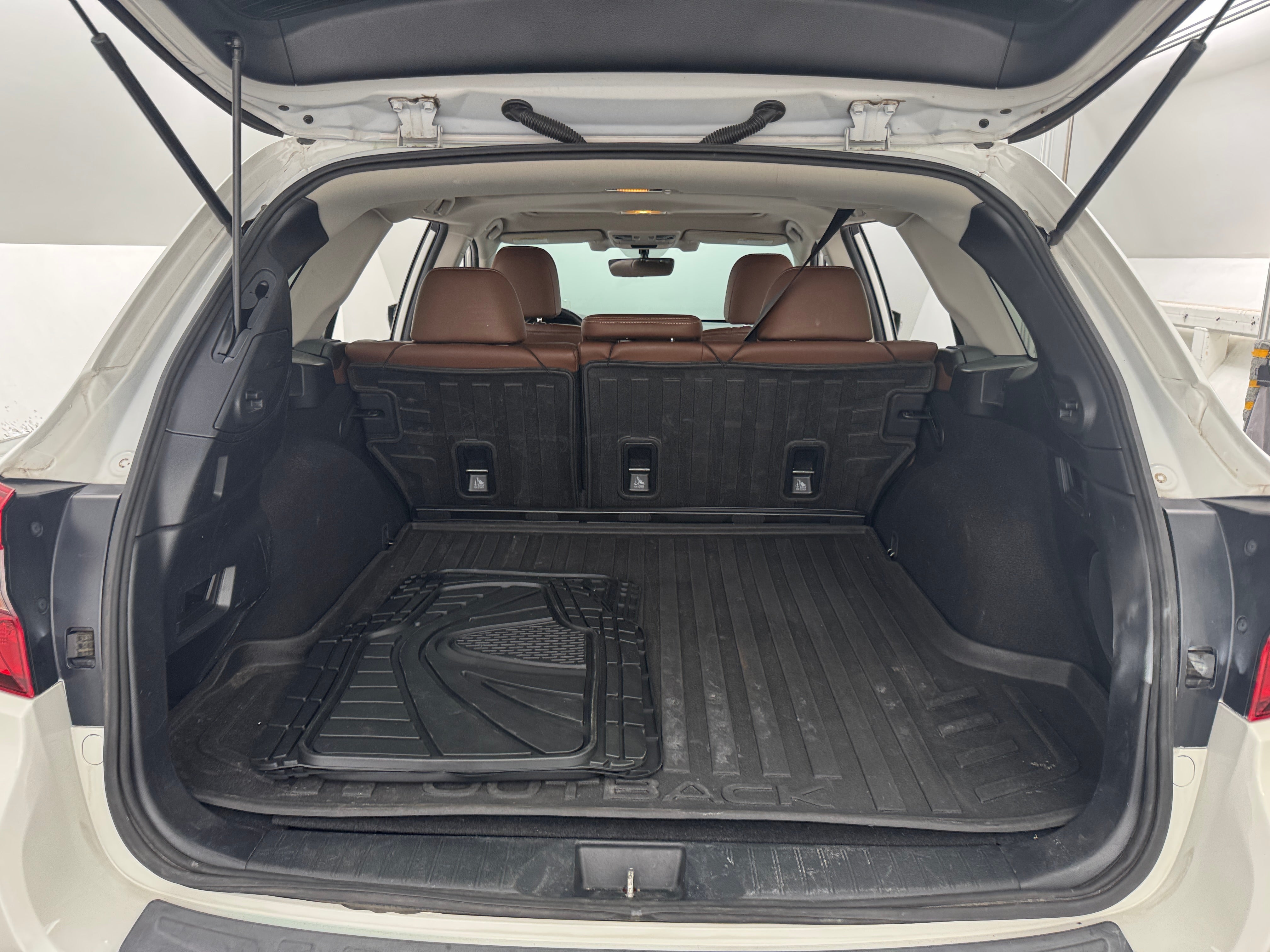2017 Subaru Outback 3.6R Touring 6