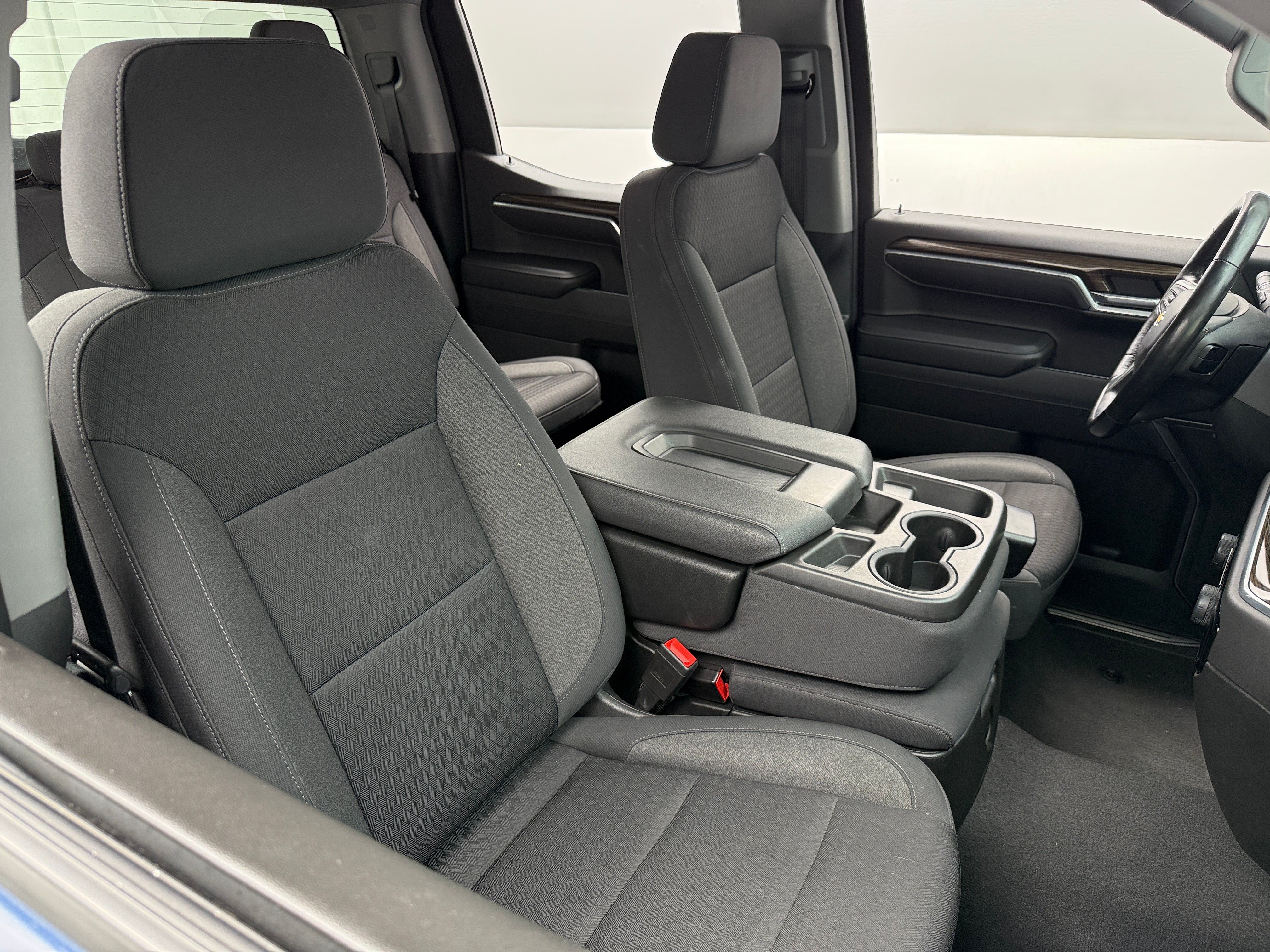 2022 Chevrolet Silverado 1500 LT 2