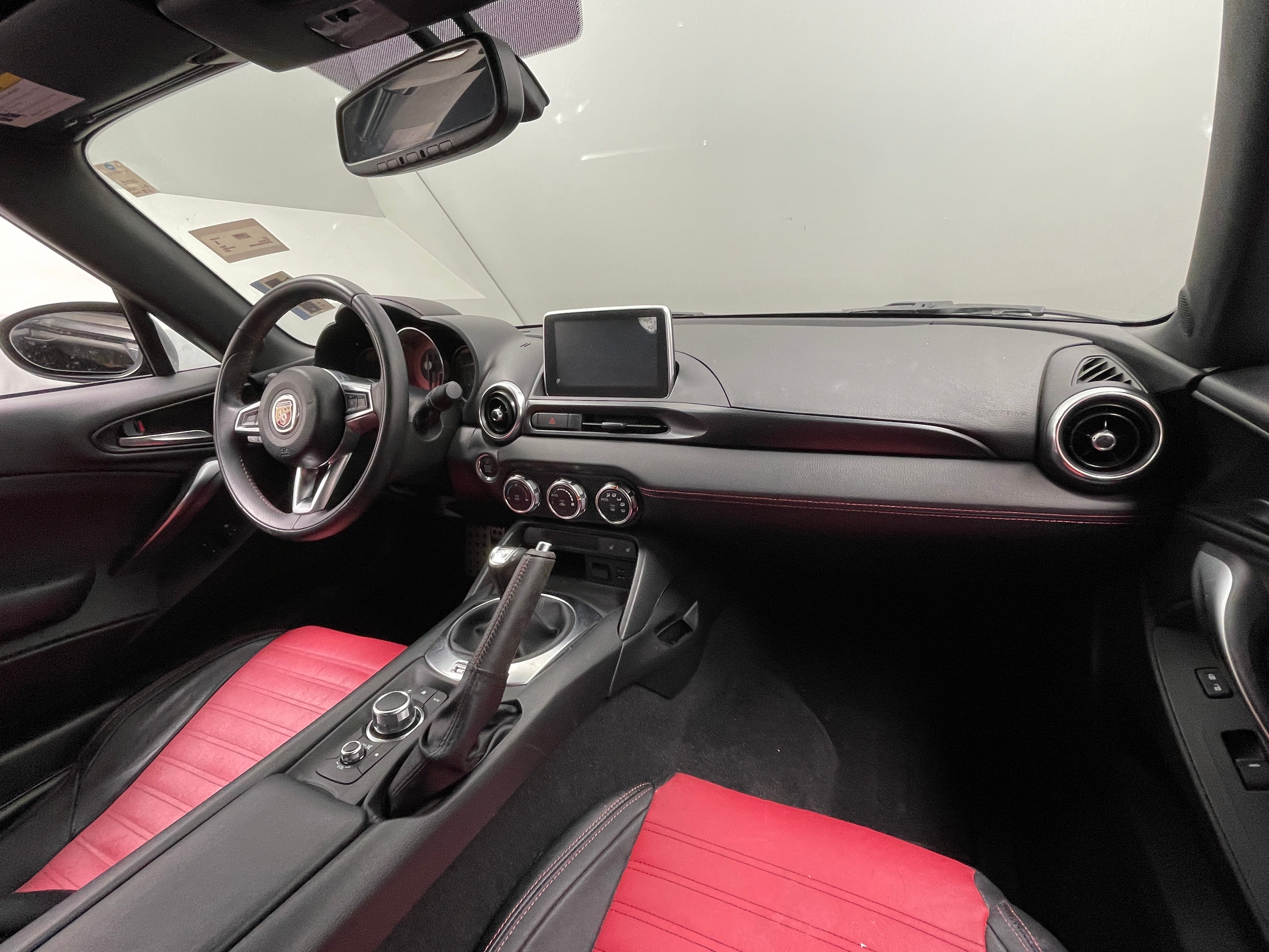 2019 Fiat 124 Spider Abarth 2
