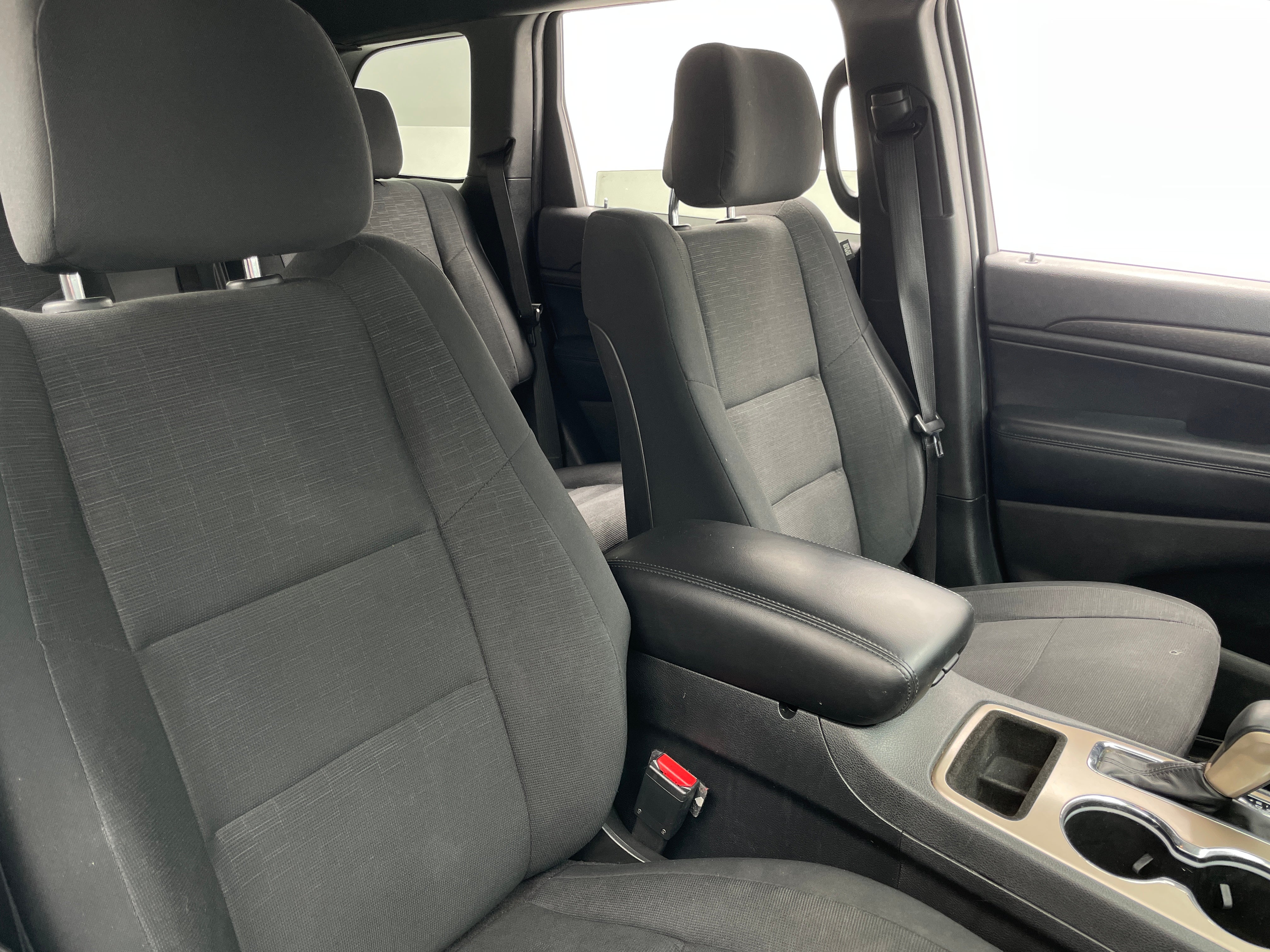 2017 Jeep Grand Cherokee Laredo 2