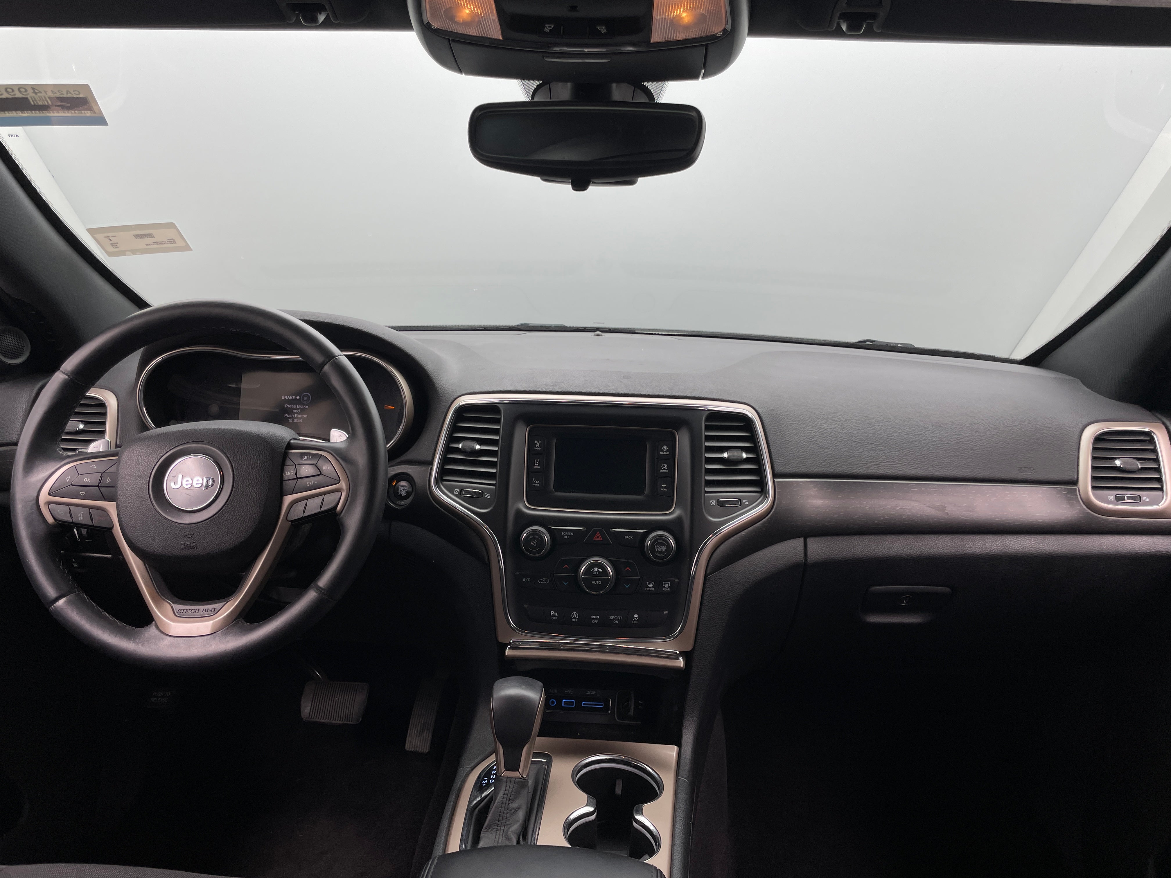 2017 Jeep Grand Cherokee Laredo 3