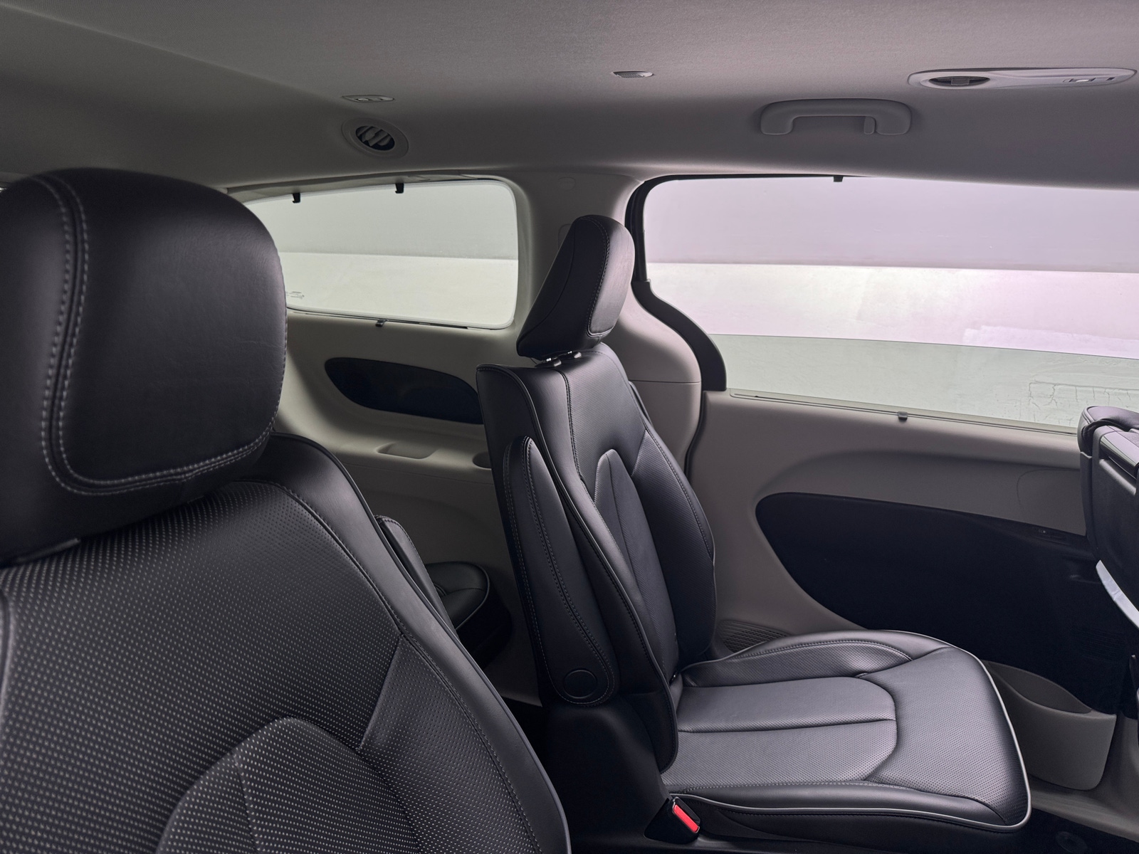 Thumbnail: 2020 Chrysler Pacifica - 5