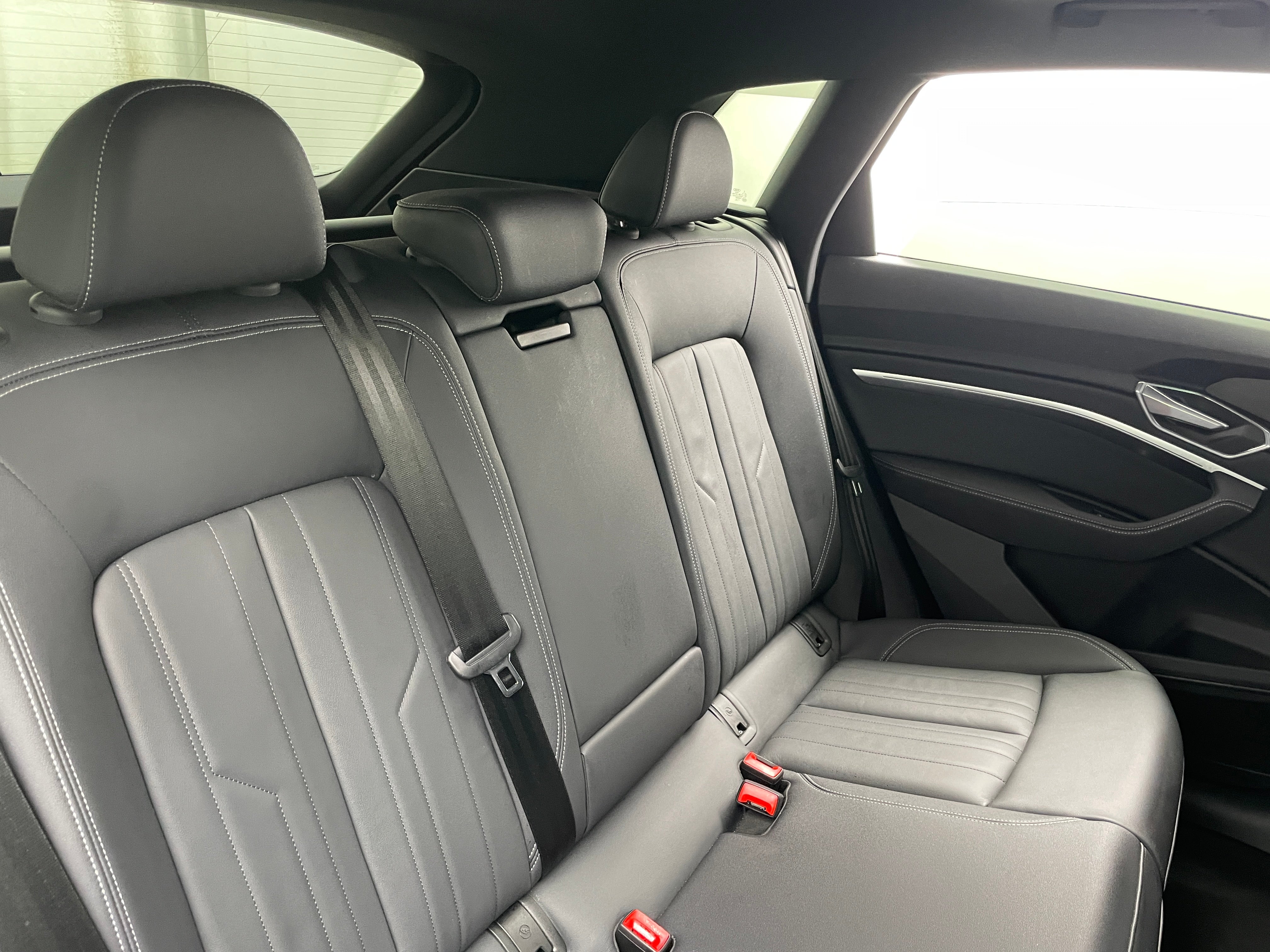 2022 Audi e-tron Premium 5