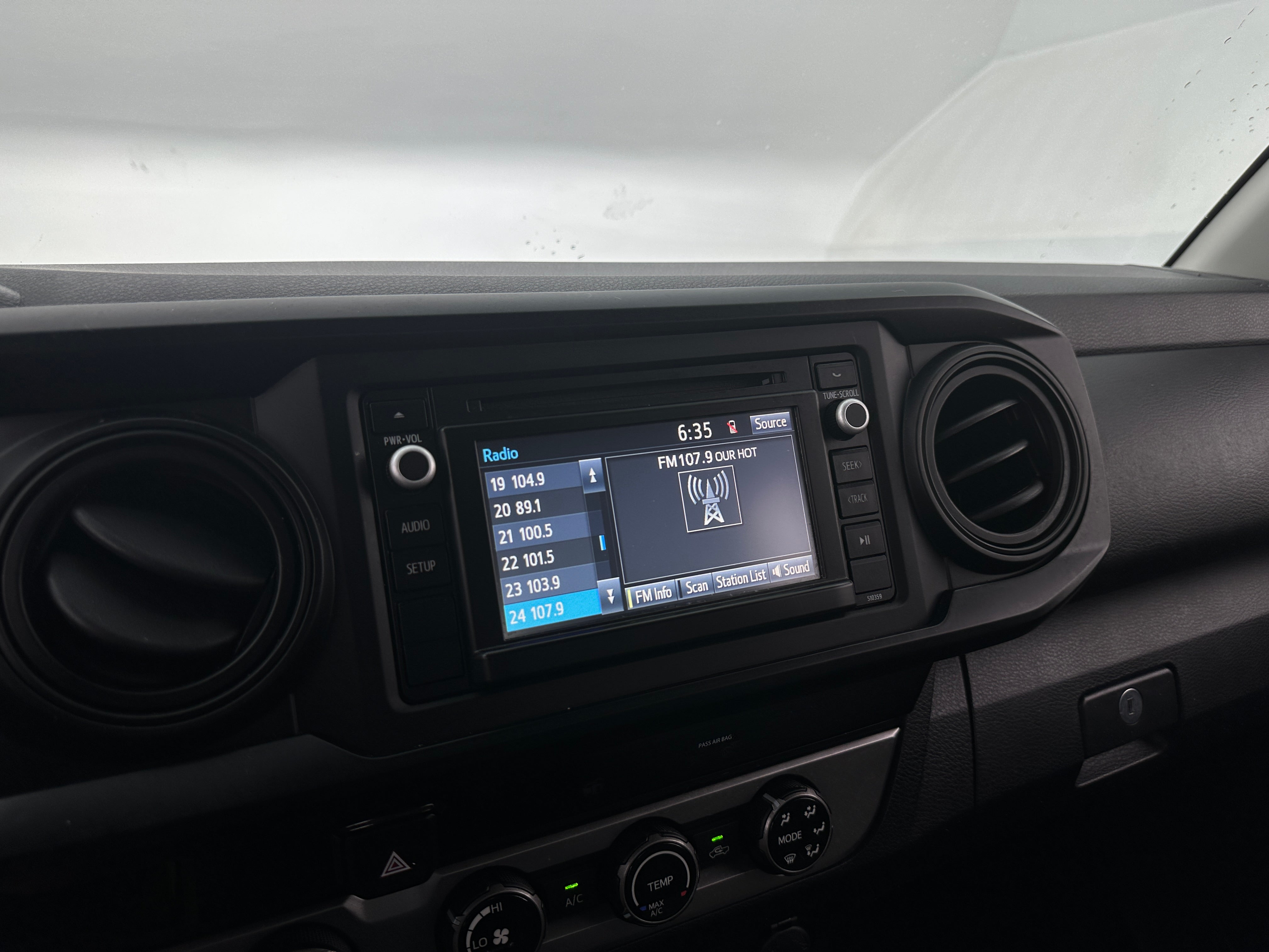 2018 Toyota Tacoma SR5 4
