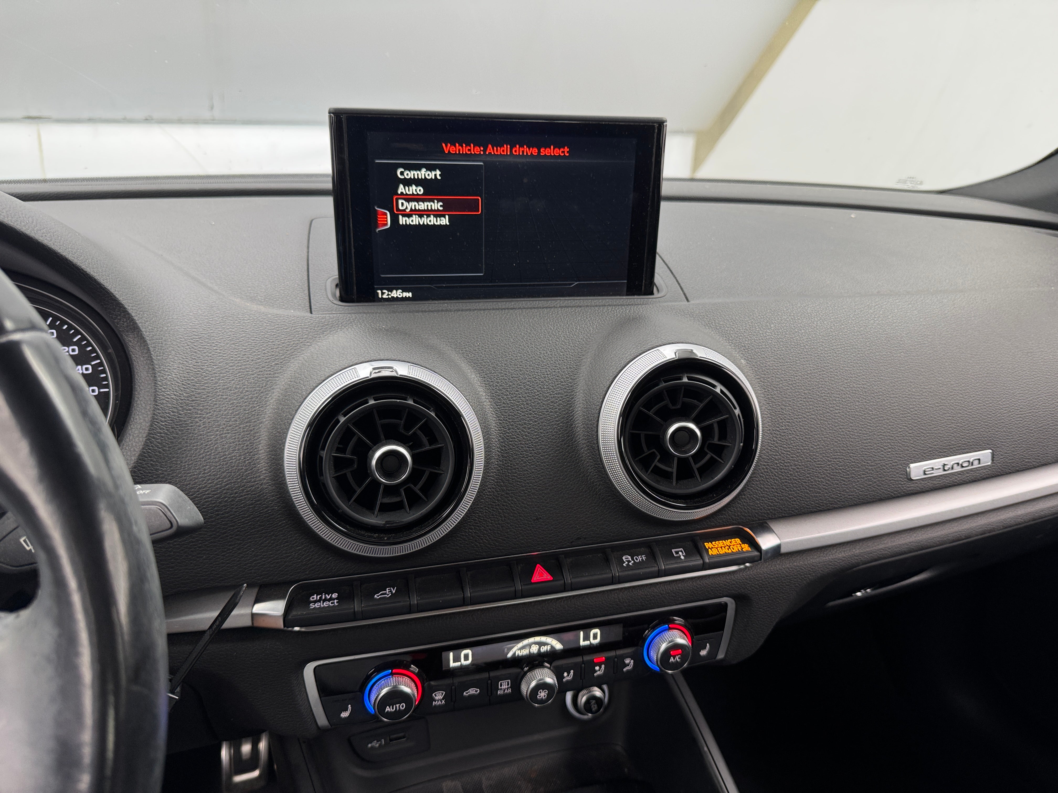 2017 Audi A3 e-tron Premium 3